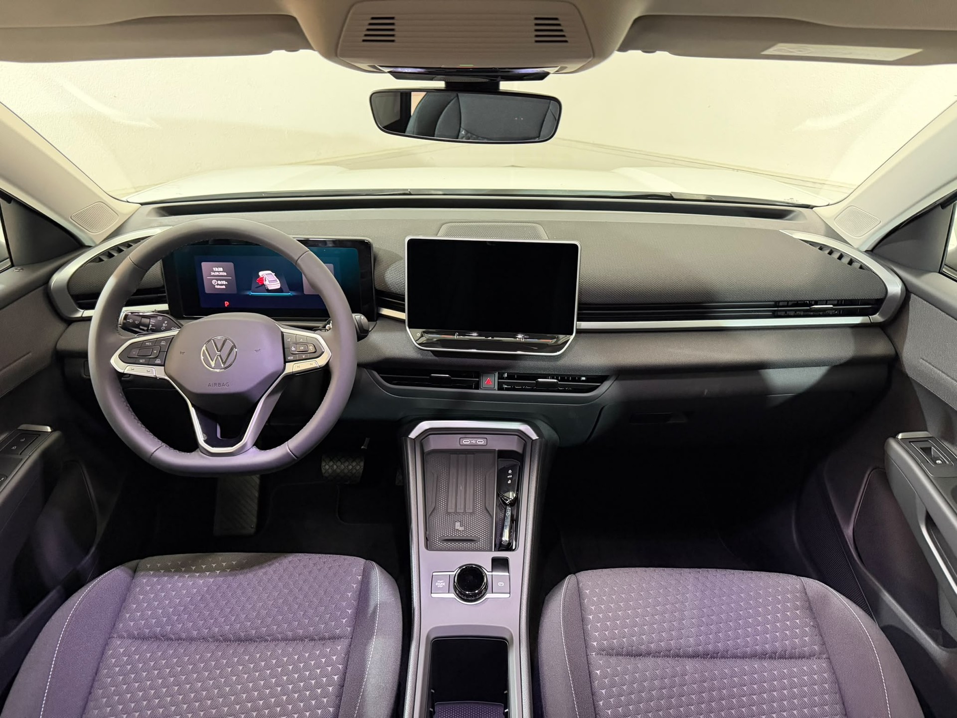 VW T-Roc 1.5 eTSI mHEV Trend DSG-image-7