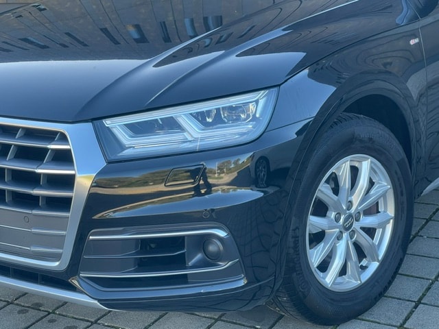 AUDI Q5 2.0 TDI sport quattro S-tronic-showroom-element-3