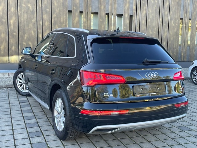 AUDI Q5 2.0 TDI sport quattro S-tronic-image-12