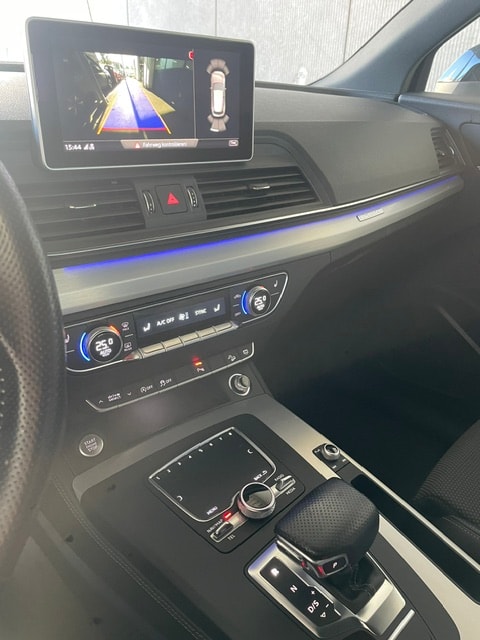 AUDI Q5 2.0 TDI sport quattro S-tronic-image-24