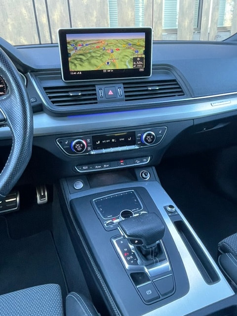 AUDI Q5 2.0 TDI sport quattro S-tronic-image-21