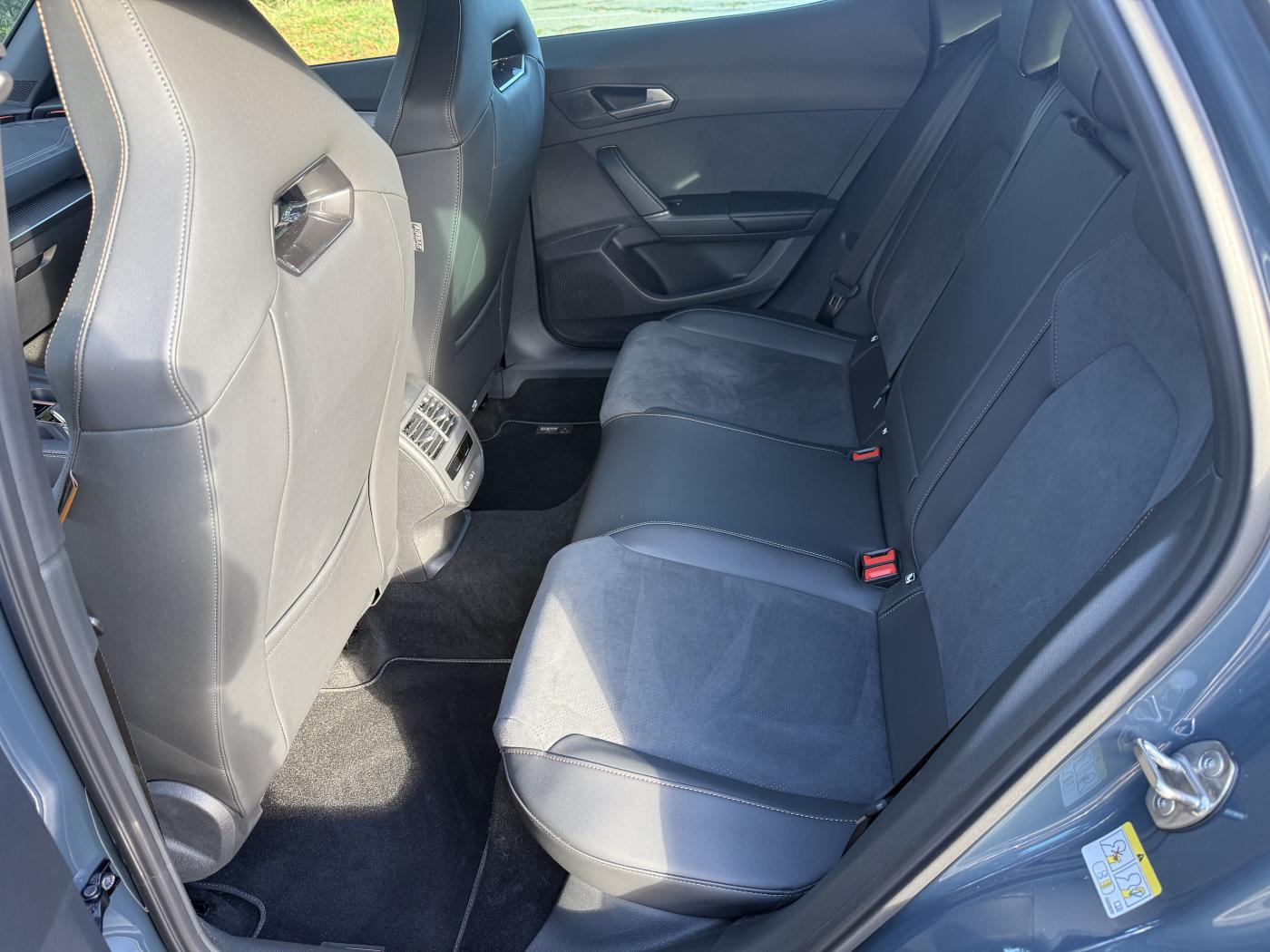 CUPRA Formentor 1.5 eTSI Prime Edition DSG-image-8
