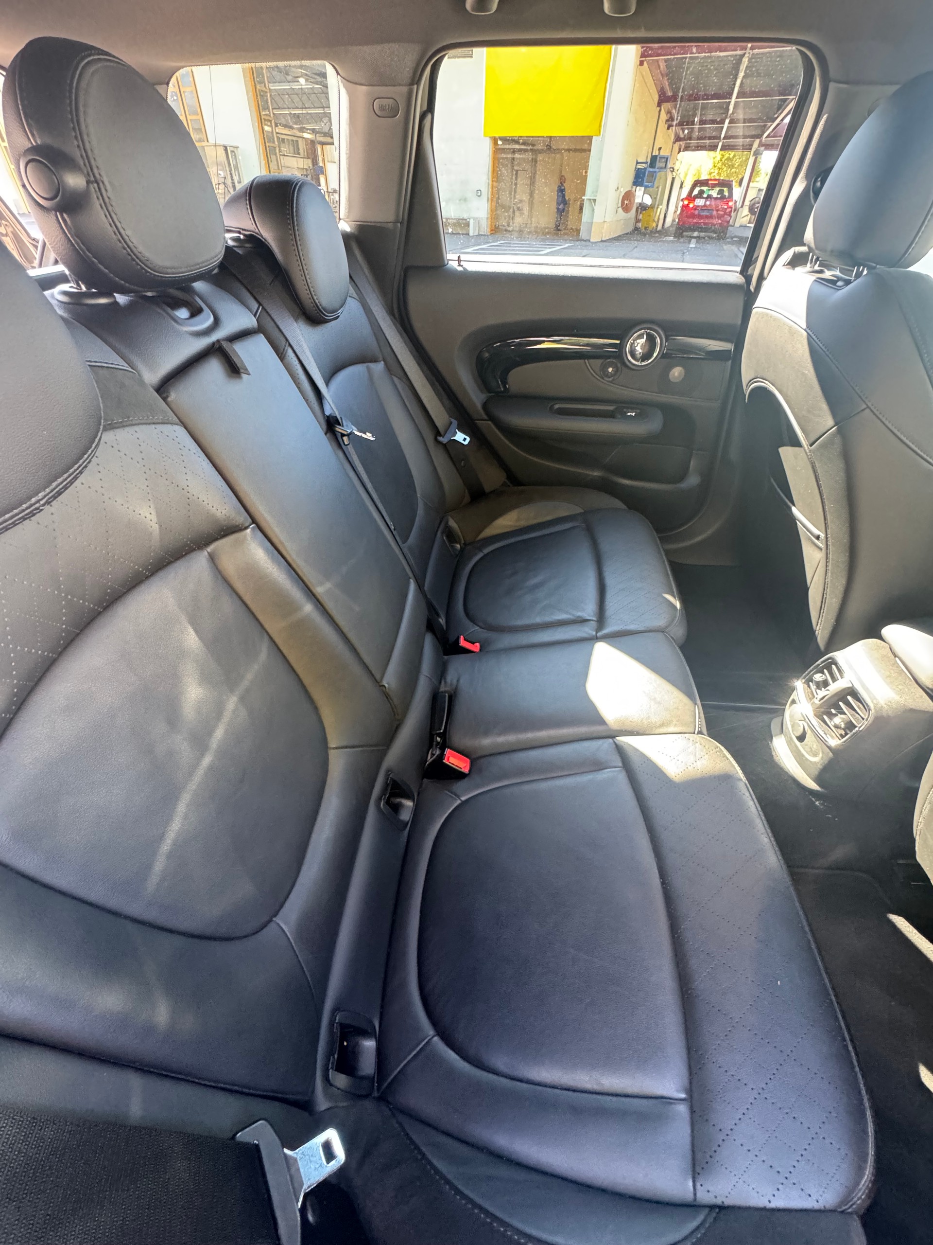 MINI Clubman Cooper S ALL4-image-12