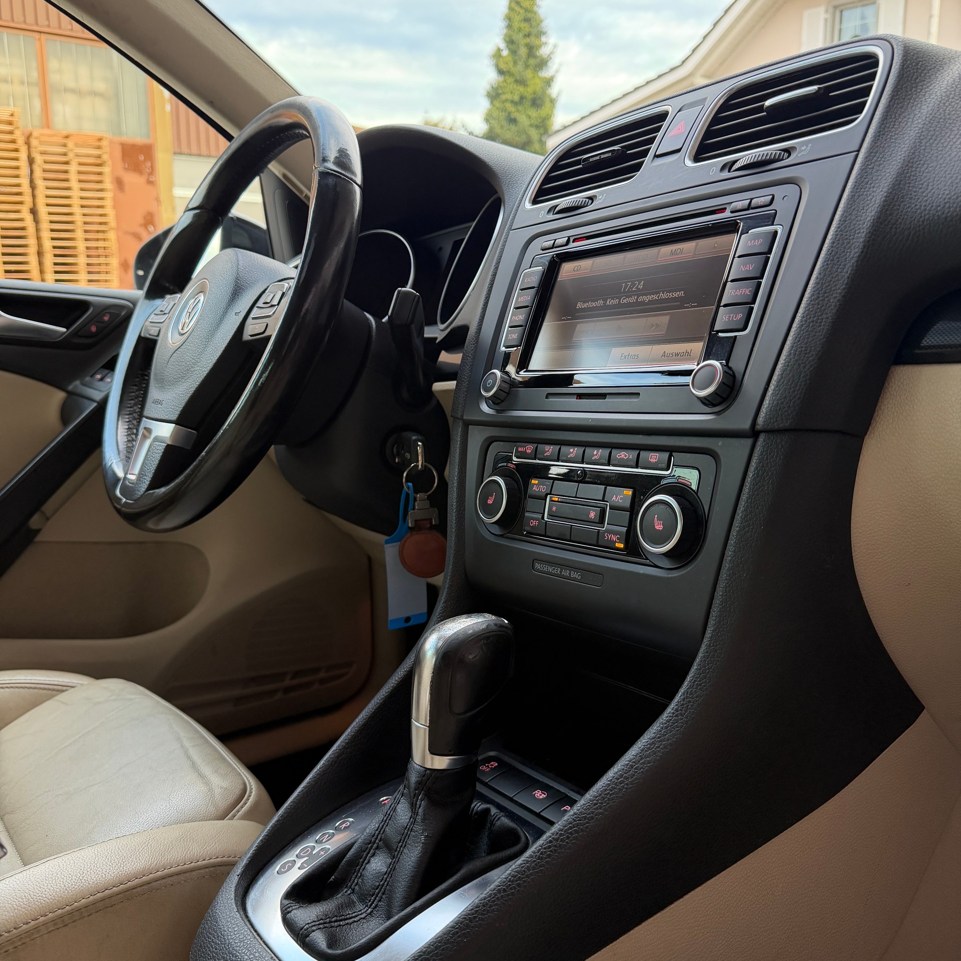 VW Golf 1.4 TSI Team DSG-image-9