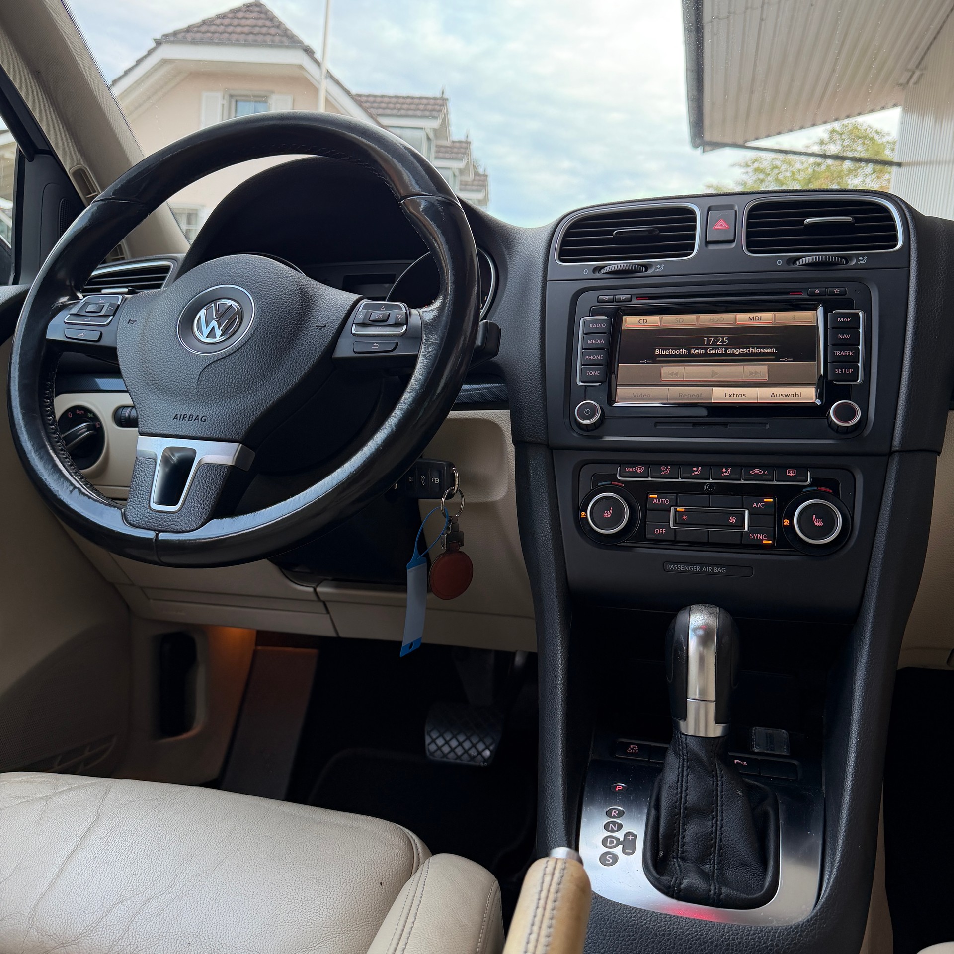 VW Golf 1.4 TSI Team DSG-image-11