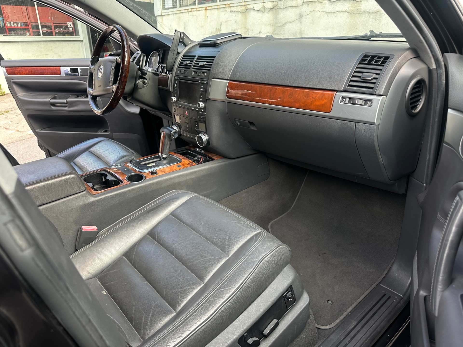 VW Touareg 3.2 V6-image-7