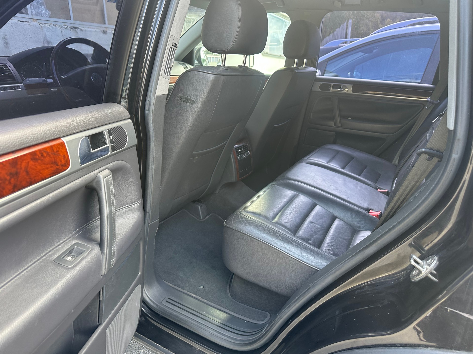 VW Touareg 3.2 V6-image-10