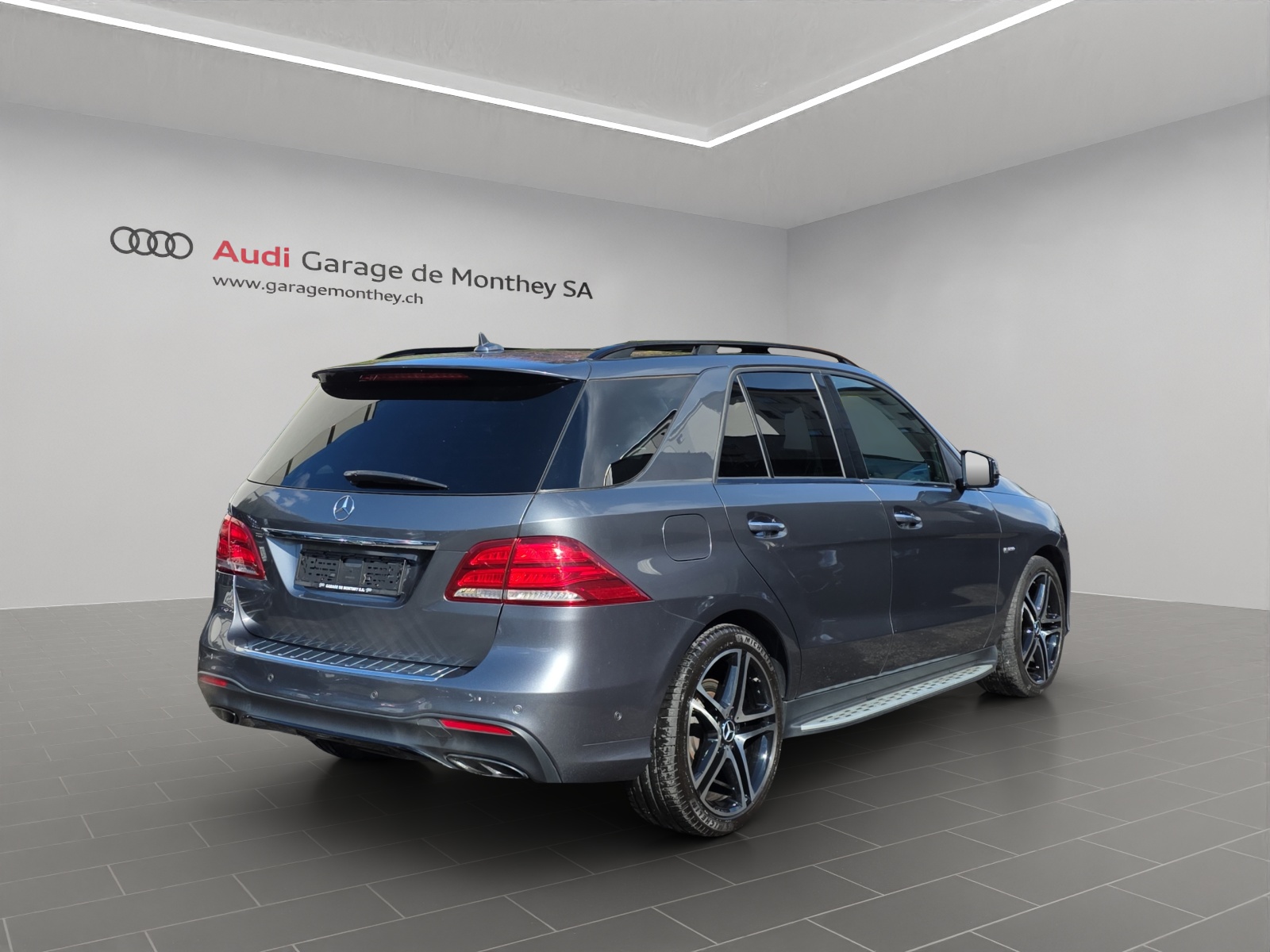MERCEDES-BENZ GLE 43 AMG Executive 4Matic 9G-Tronic-image-3