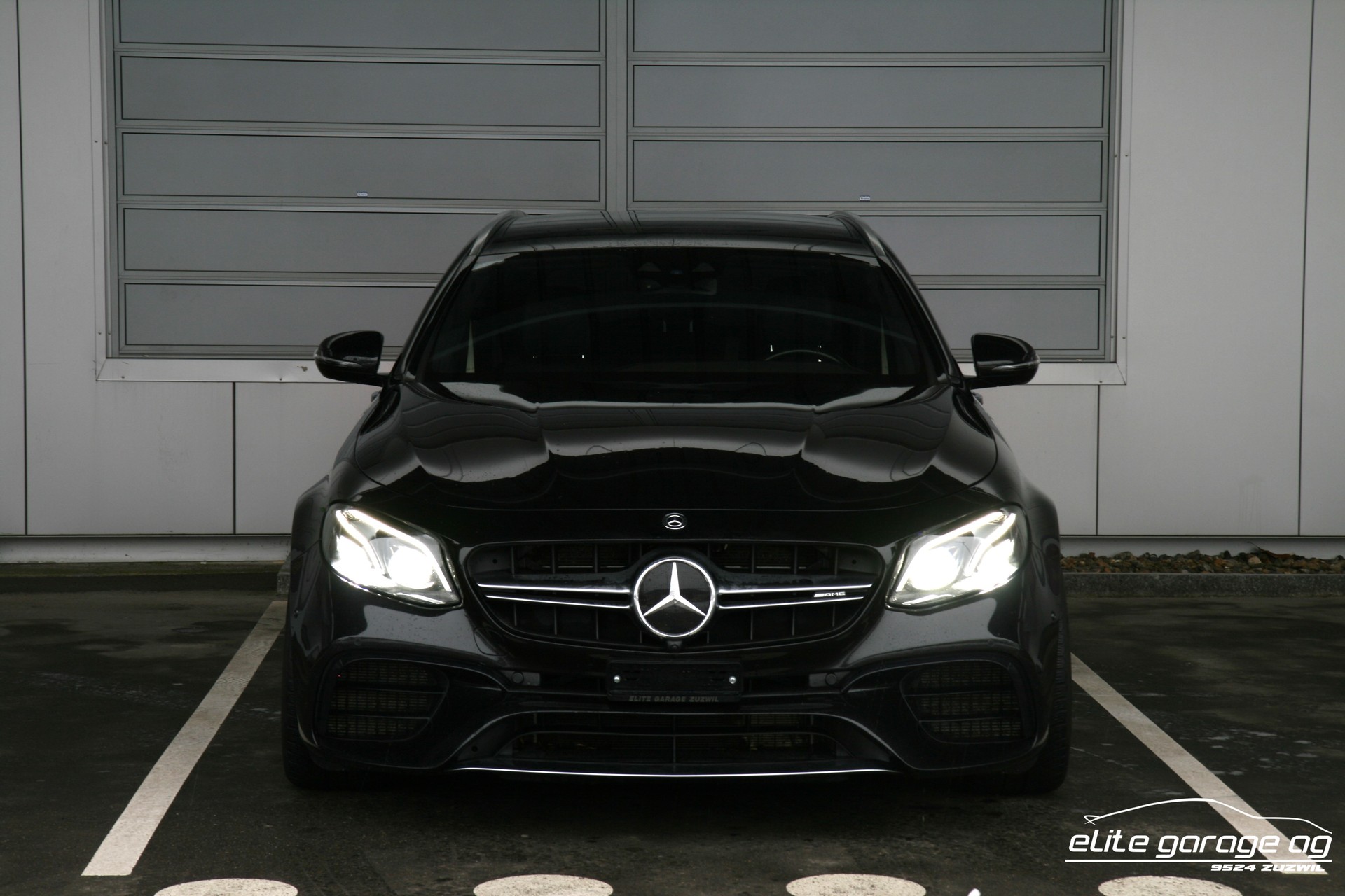 MERCEDES-BENZ E 63 AMG S 4Matic 9G-Tronic AKRAPOVIC-image-7