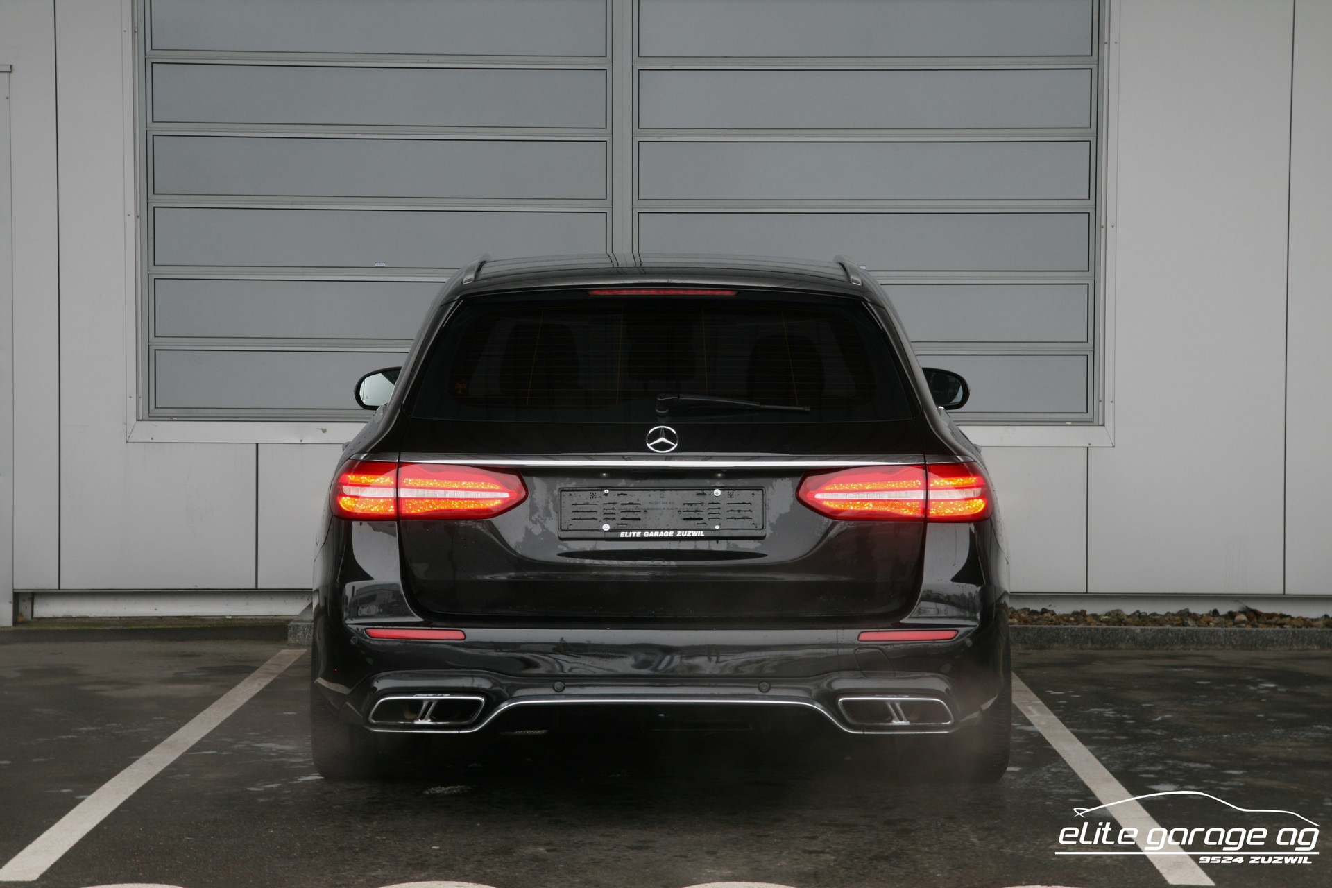 MERCEDES-BENZ E 63 AMG S 4Matic 9G-Tronic AKRAPOVIC-image-3