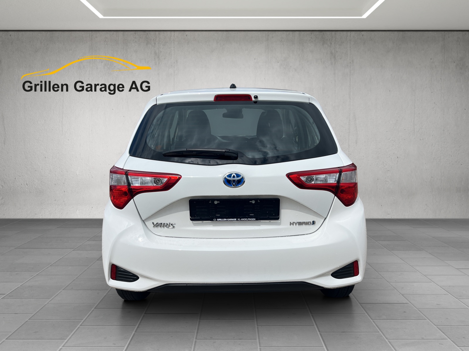 TOYOTA Yaris 1.5 VVT-i HSD Comfort-showroom-element-3