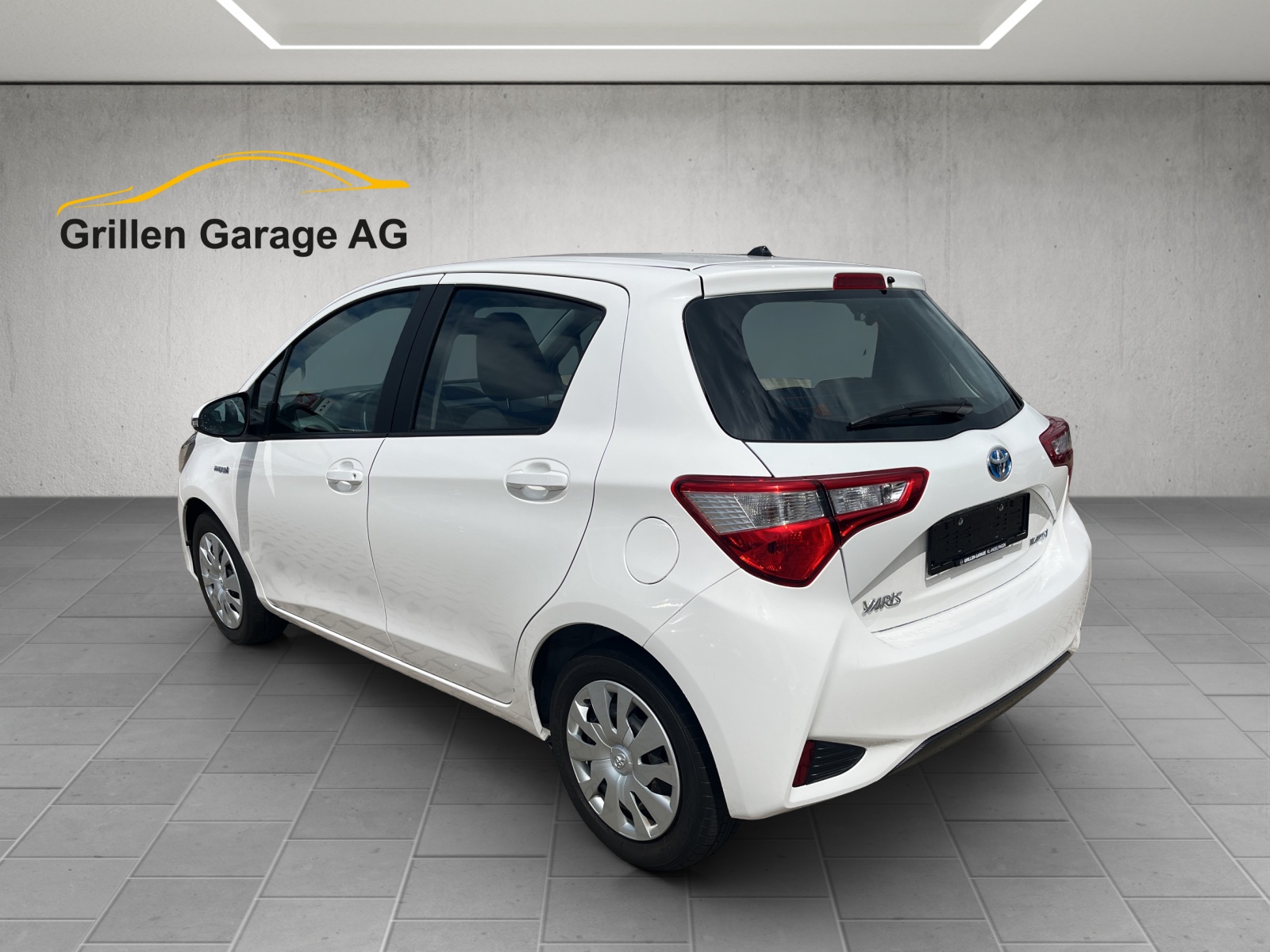 TOYOTA Yaris 1.5 VVT-i HSD Comfort-showroom-element-2
