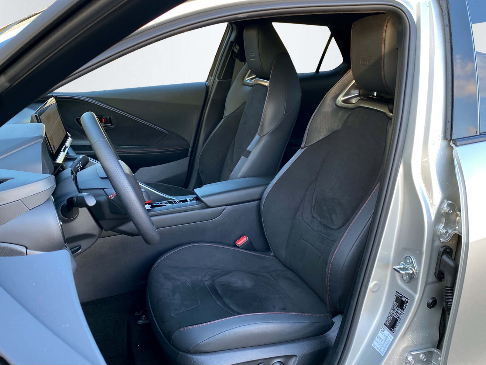 TOYOTA C-HR 2.0 HEV GR Sport Premiere 4x4-image-14