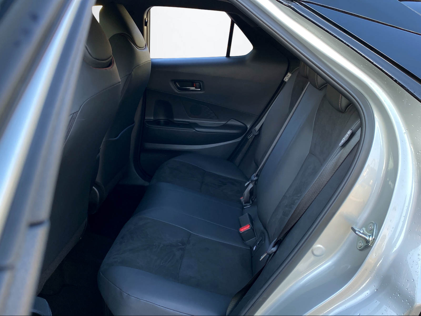 TOYOTA C-HR 2.0 HEV GR Sport Premiere 4x4-image-10