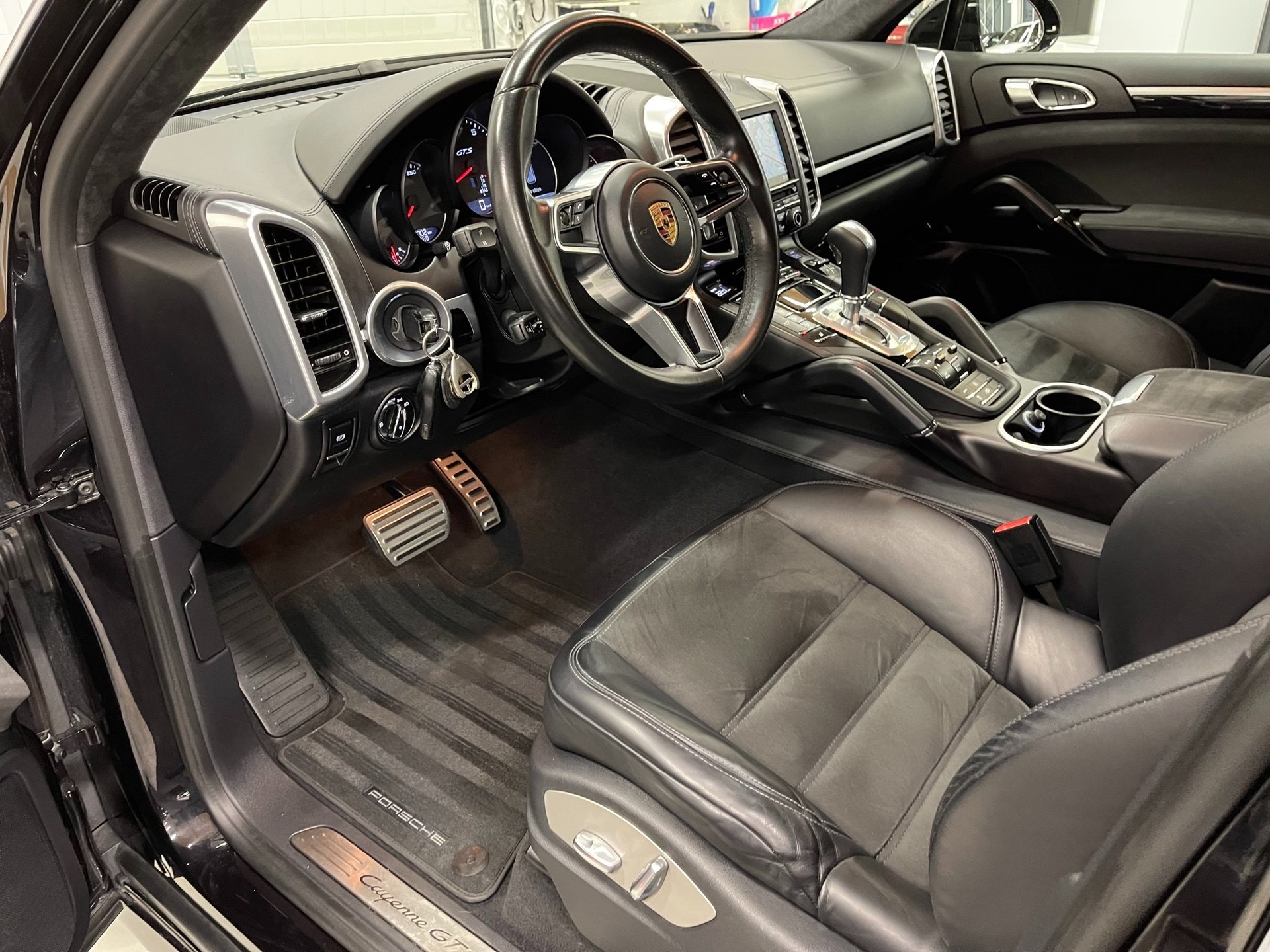 PORSCHE Cayenne GTS (CH)-image-4