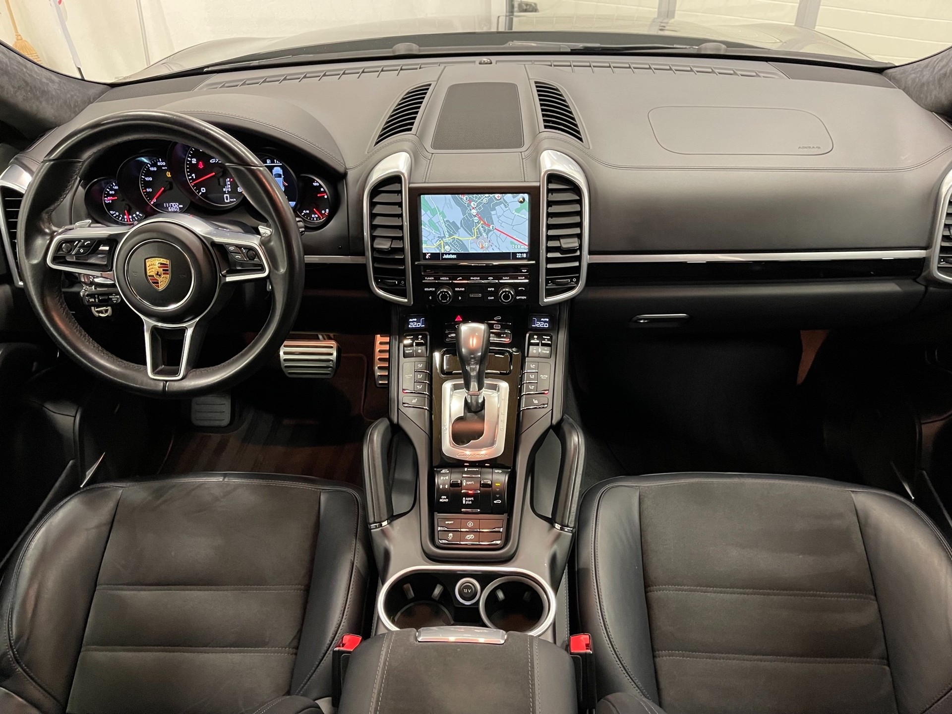 PORSCHE Cayenne GTS (CH)-image-3