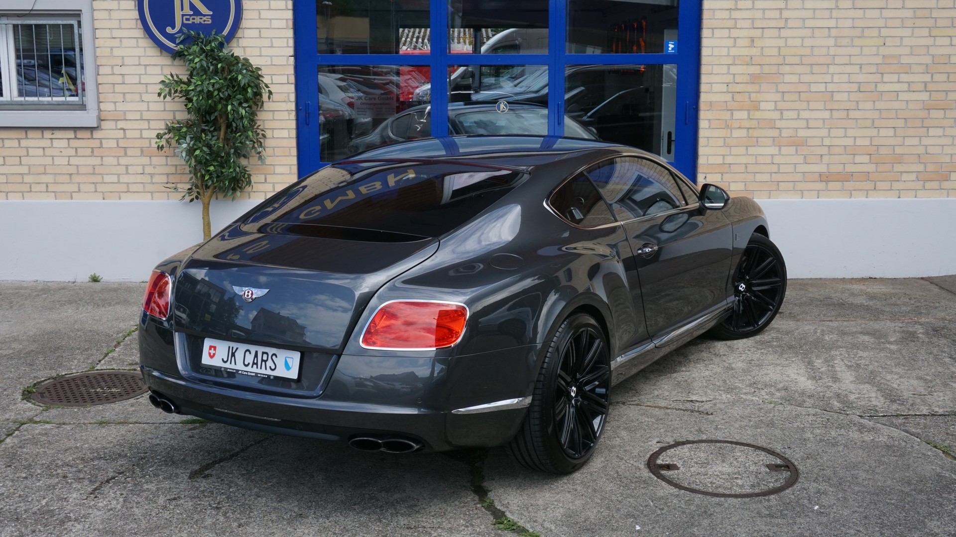 BENTLEY Continental GT 4.0 V8-image-8