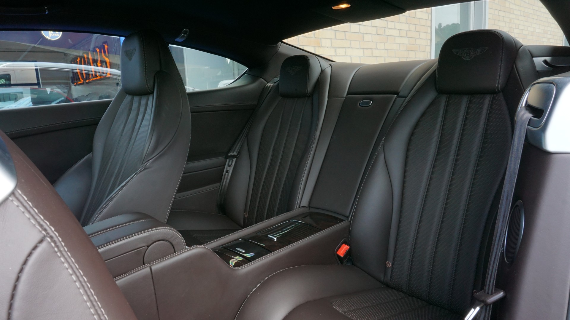 BENTLEY Continental GT 4.0 V8-image-12