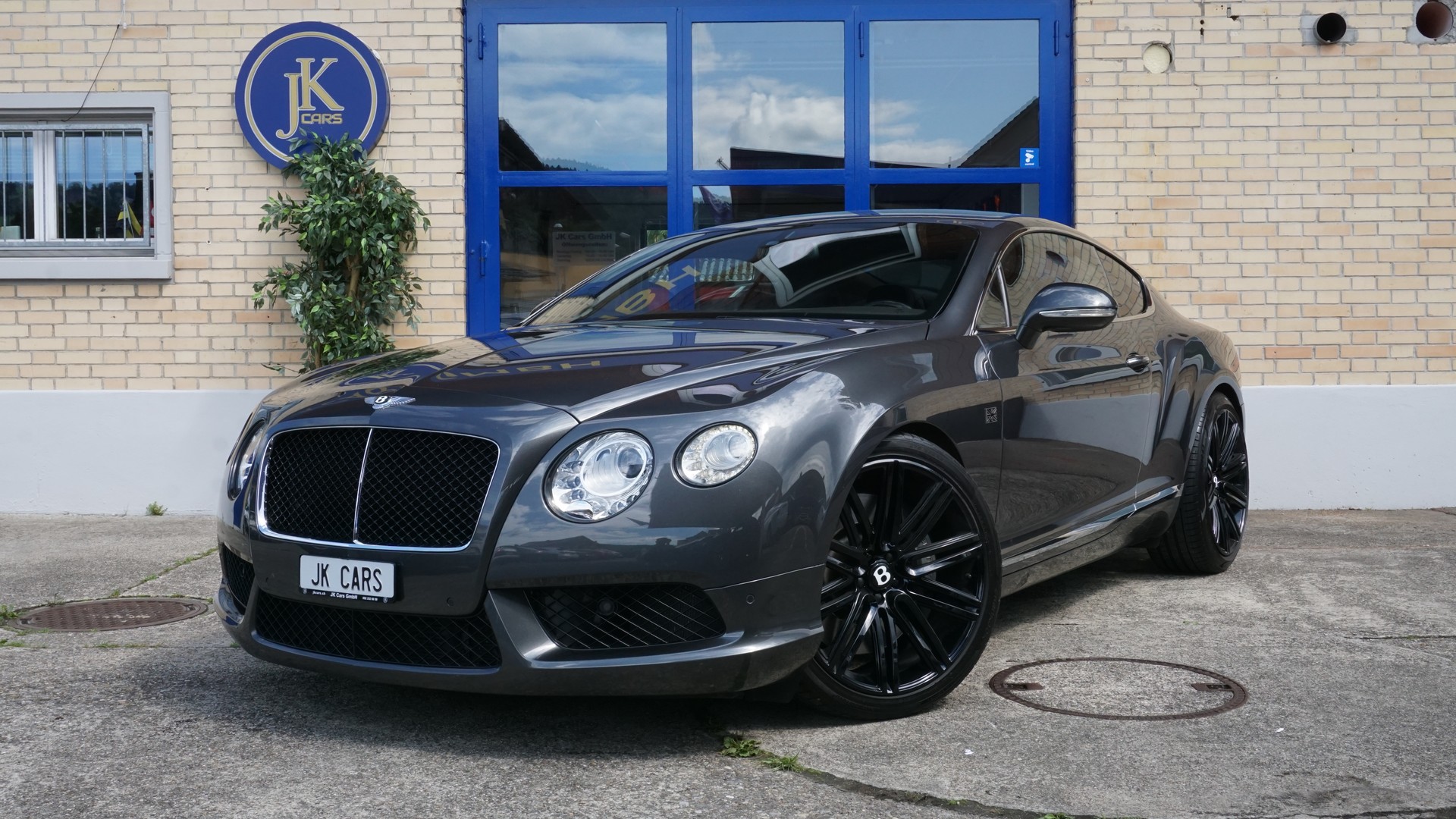 BENTLEY Continental GT 4.0 V8-image-1
