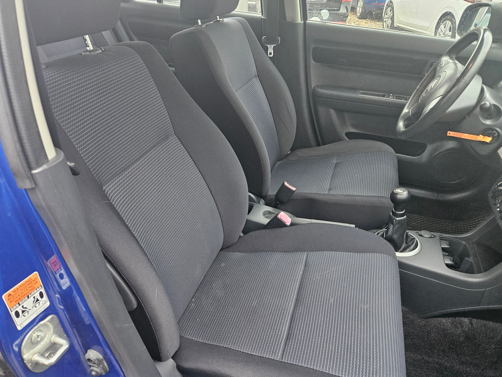SUZUKI Swift 1.3i 16V GL Top Piz Sulai LE 4x4-image-13
