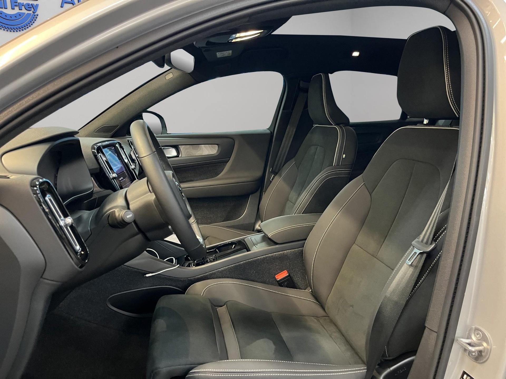 VOLVO C40 P8 Twin Recharge Ultimate AWD-image-8