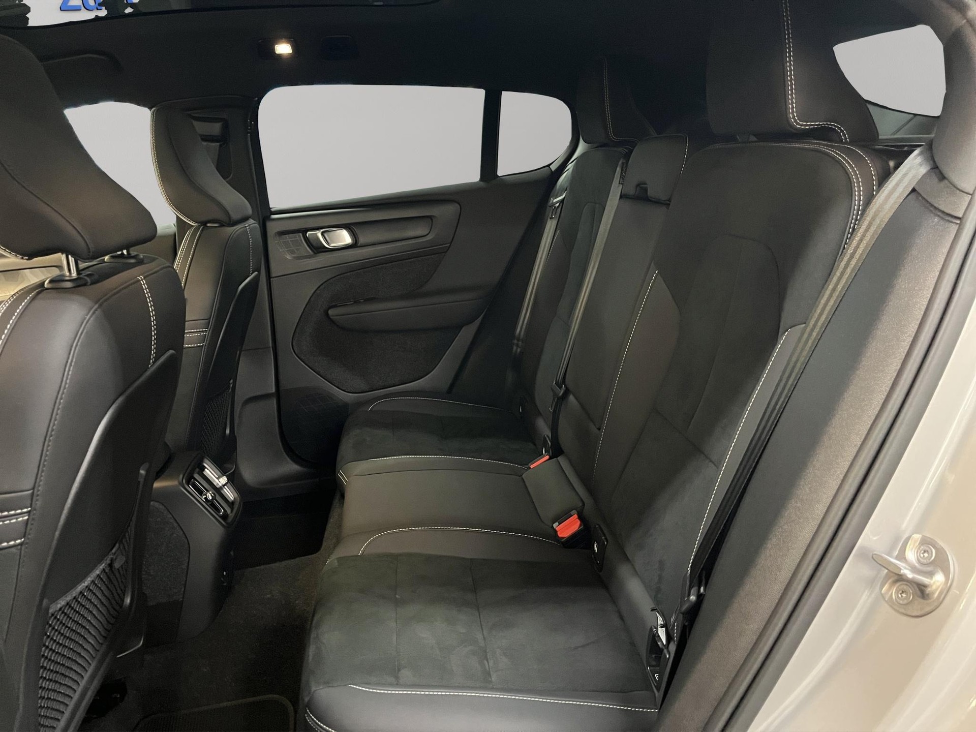 VOLVO C40 P8 Twin Recharge Ultimate AWD-image-11
