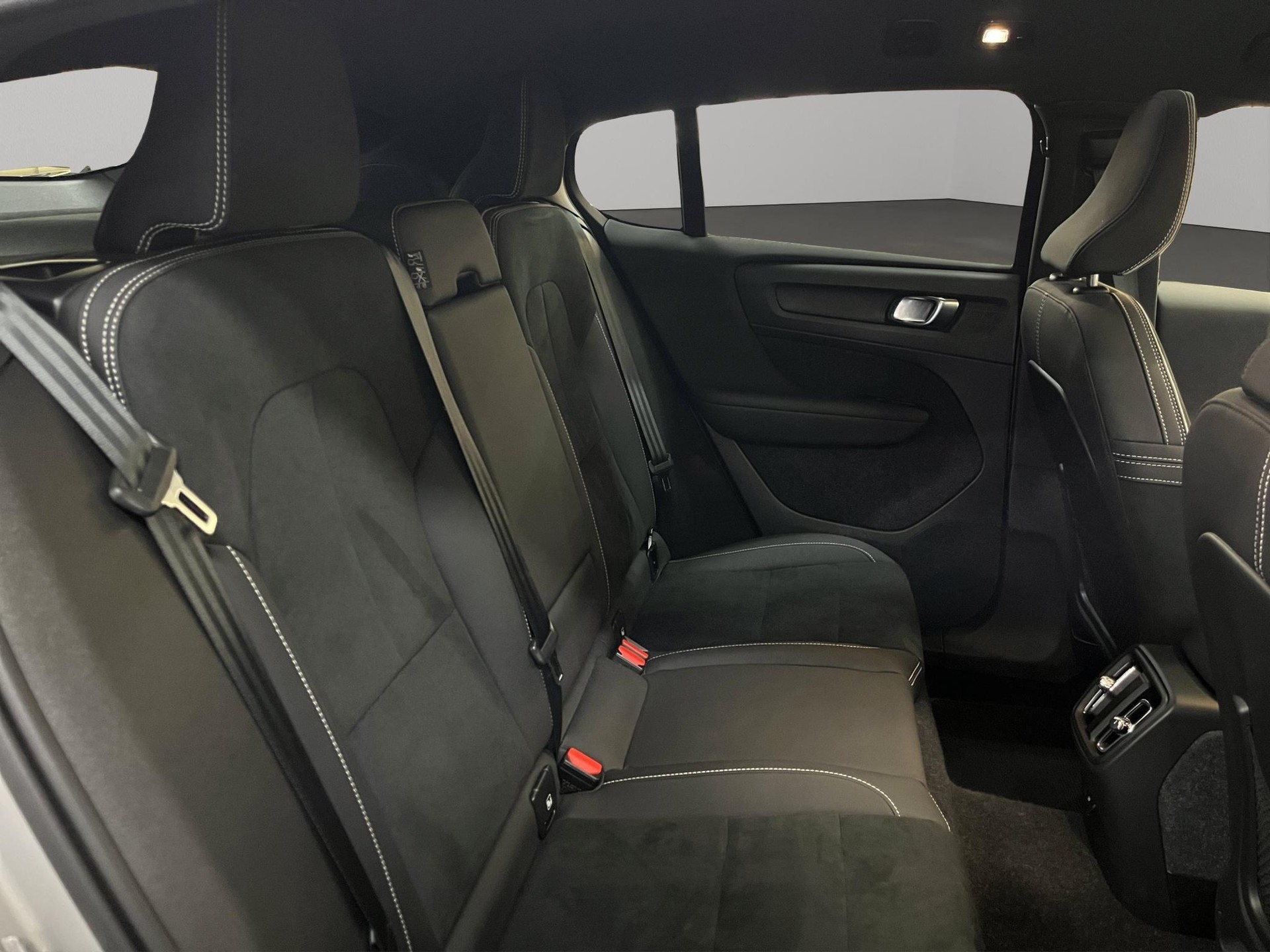 VOLVO C40 P8 Twin Recharge Ultimate AWD-image-12
