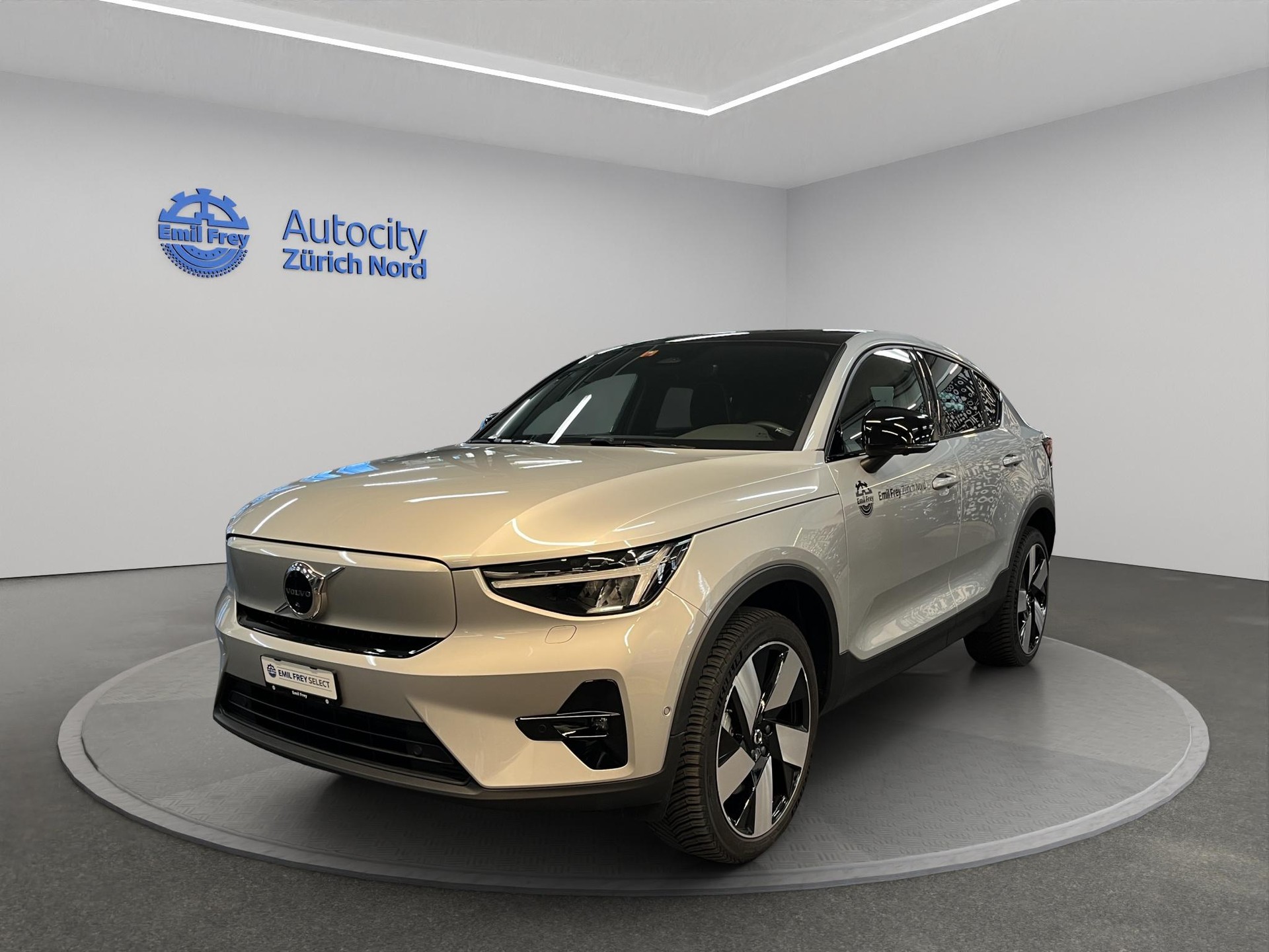 VOLVO C40 P8 Twin Recharge Ultimate AWD-image-0