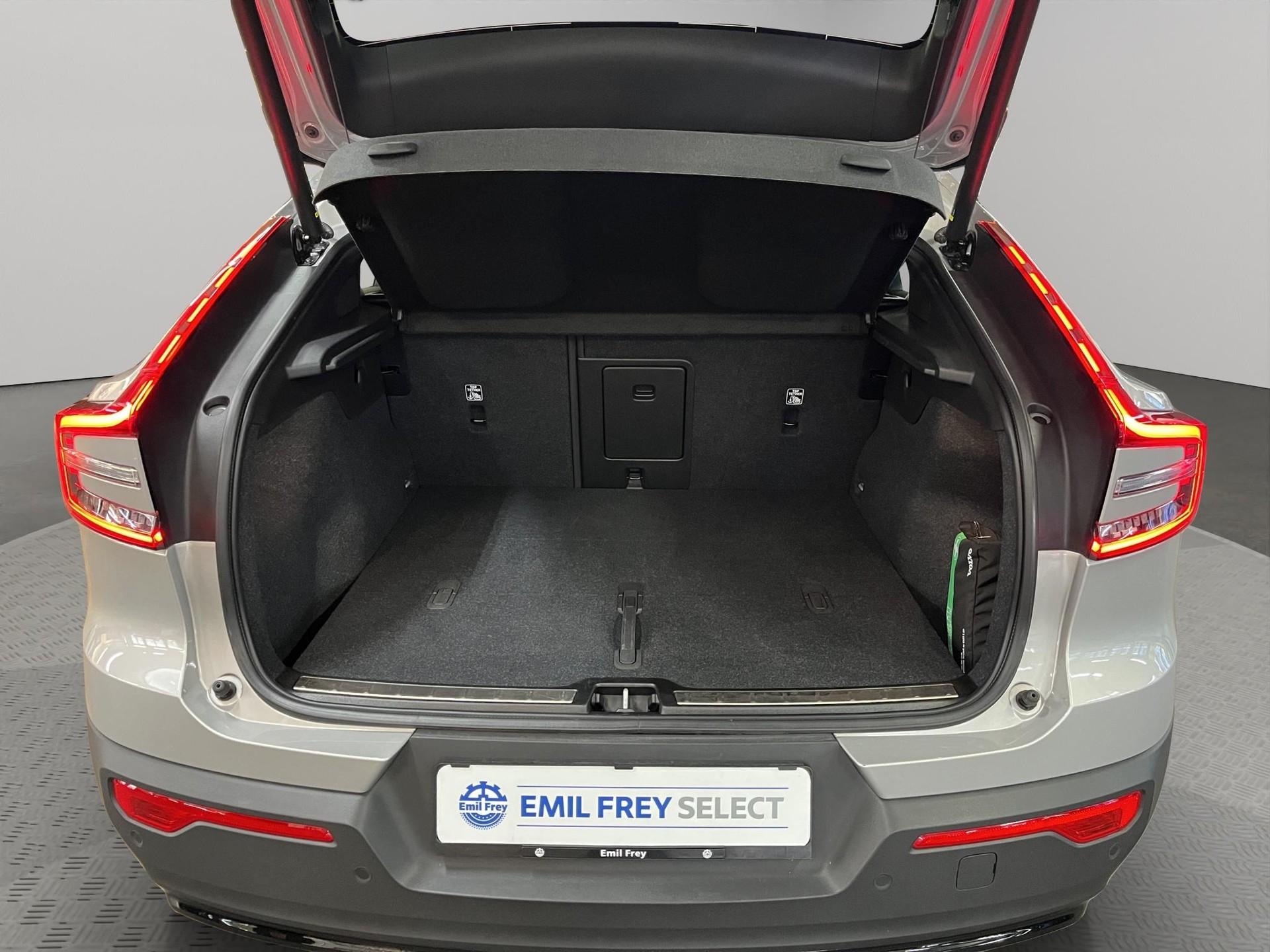 VOLVO C40 P8 Twin Recharge Ultimate AWD-image-13
