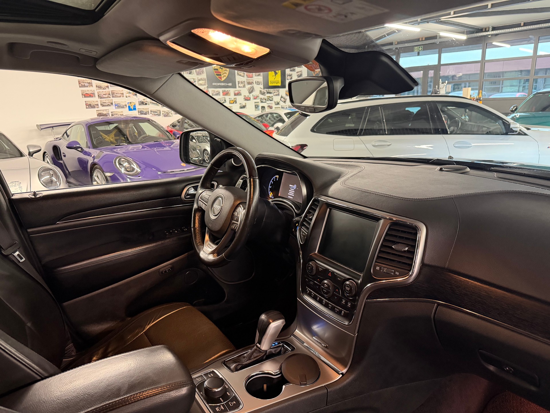 JEEP Grand Cherokee 3.0 CRD Summit Automatic-image-19