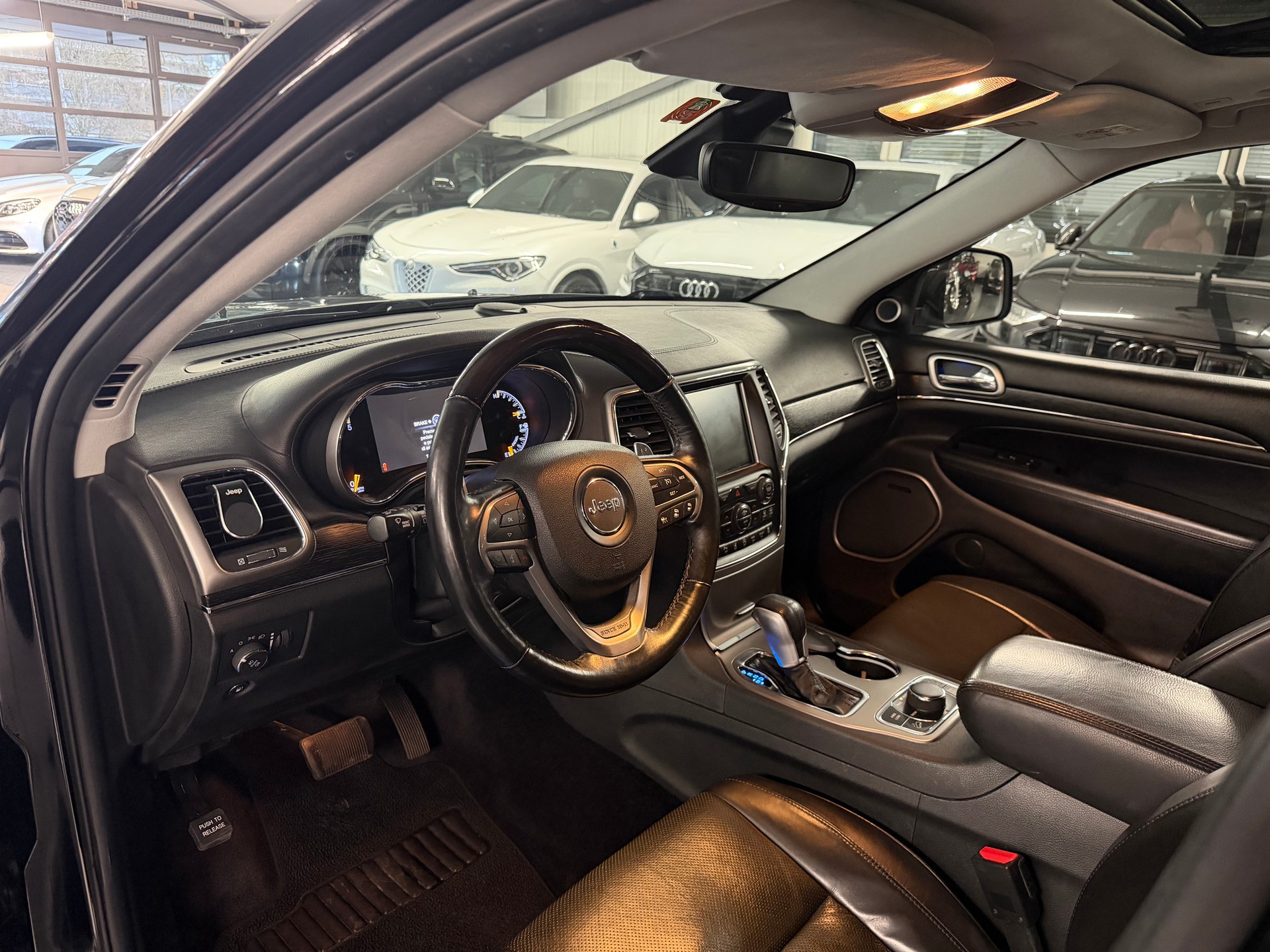 JEEP Grand Cherokee 3.0 CRD Summit Automatic-image-13