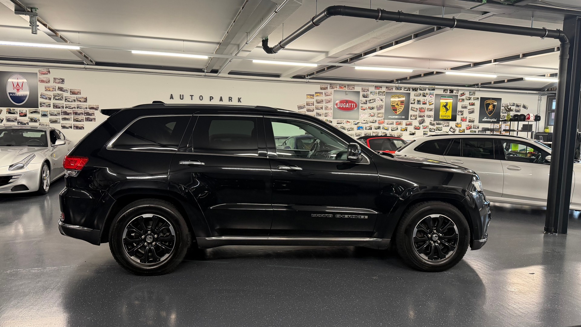 JEEP Grand Cherokee 3.0 CRD Summit Automatic-image-2
