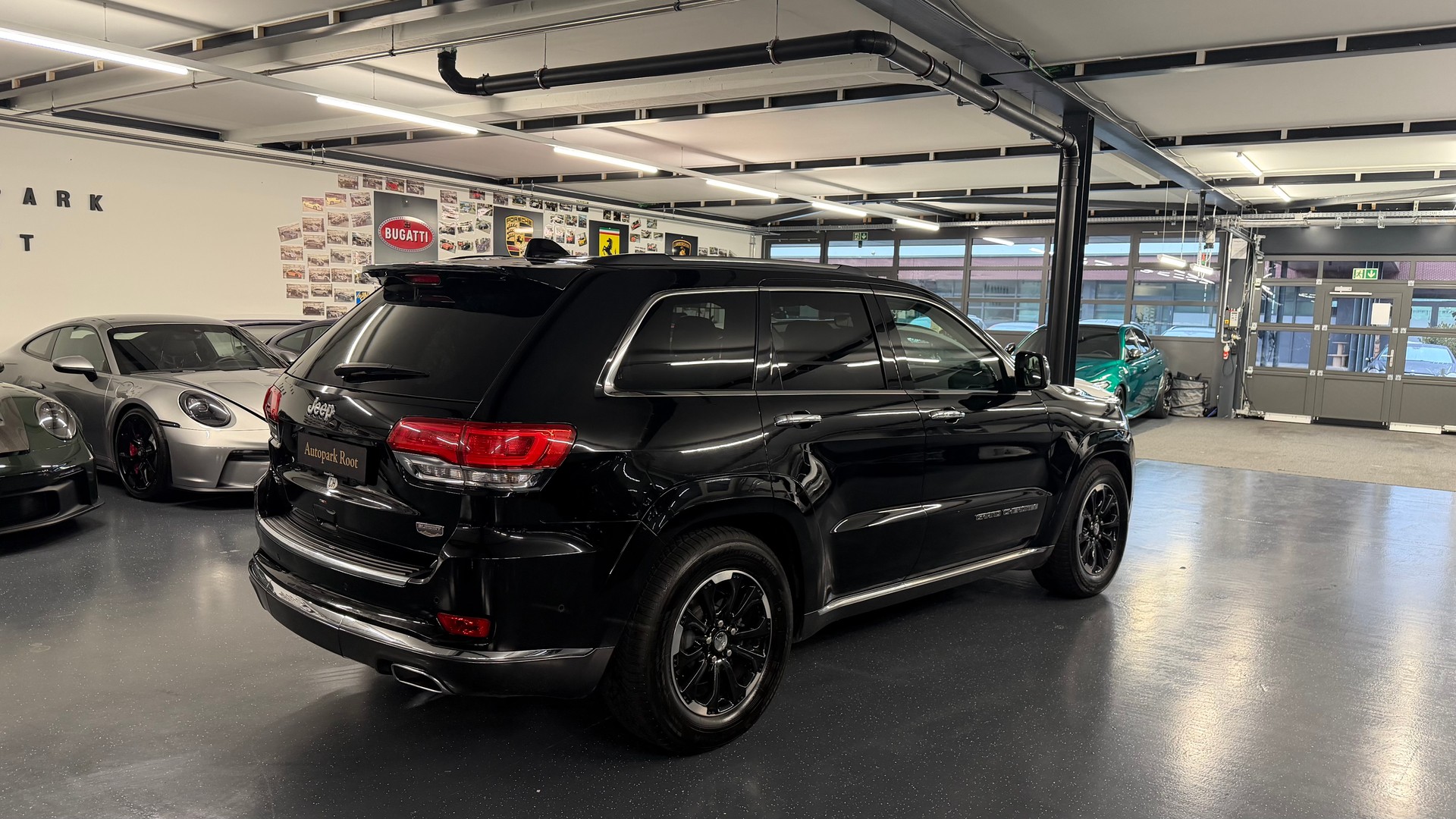 JEEP Grand Cherokee 3.0 CRD Summit Automatic-image-3