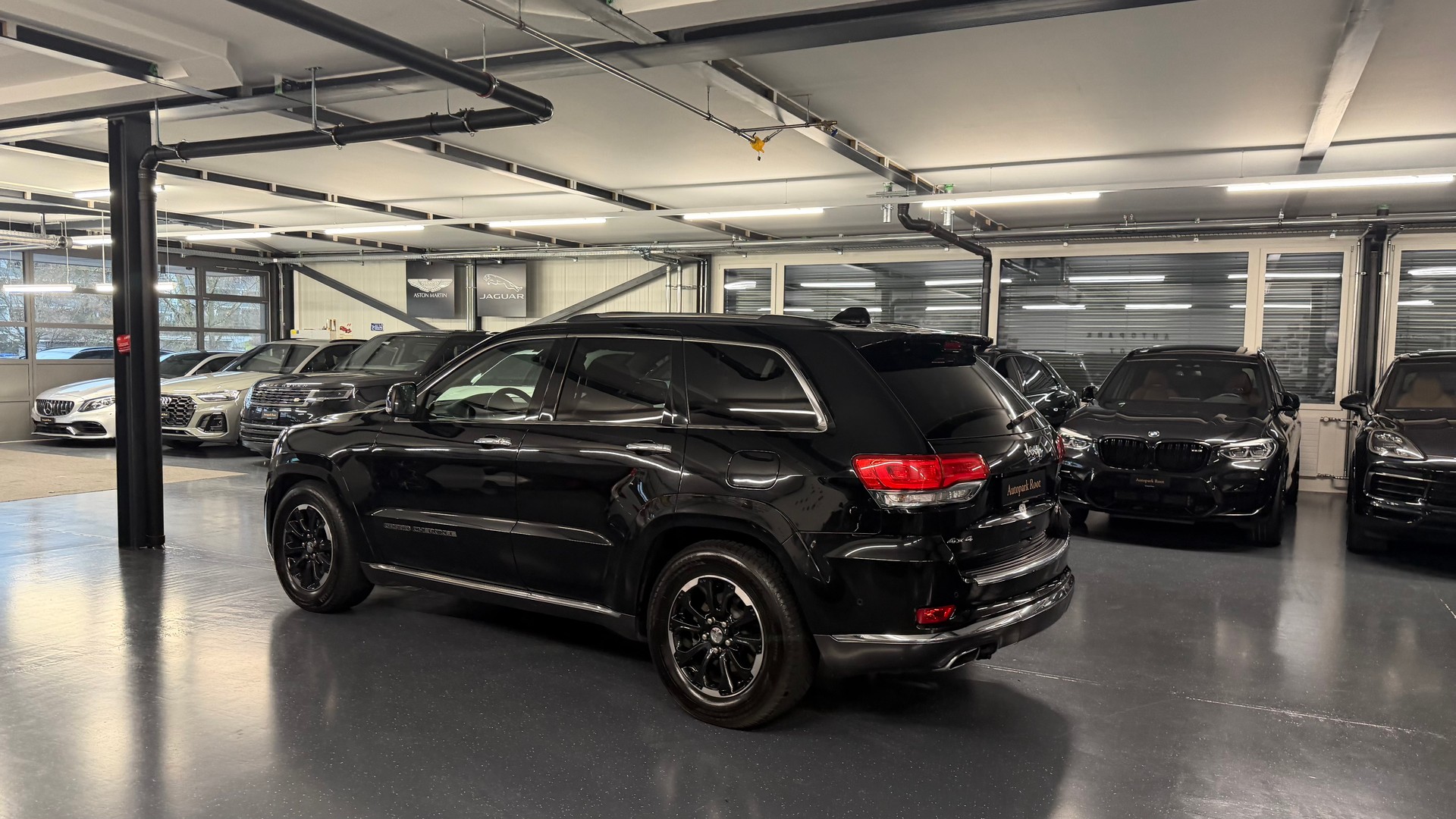 JEEP Grand Cherokee 3.0 CRD Summit Automatic-image-7