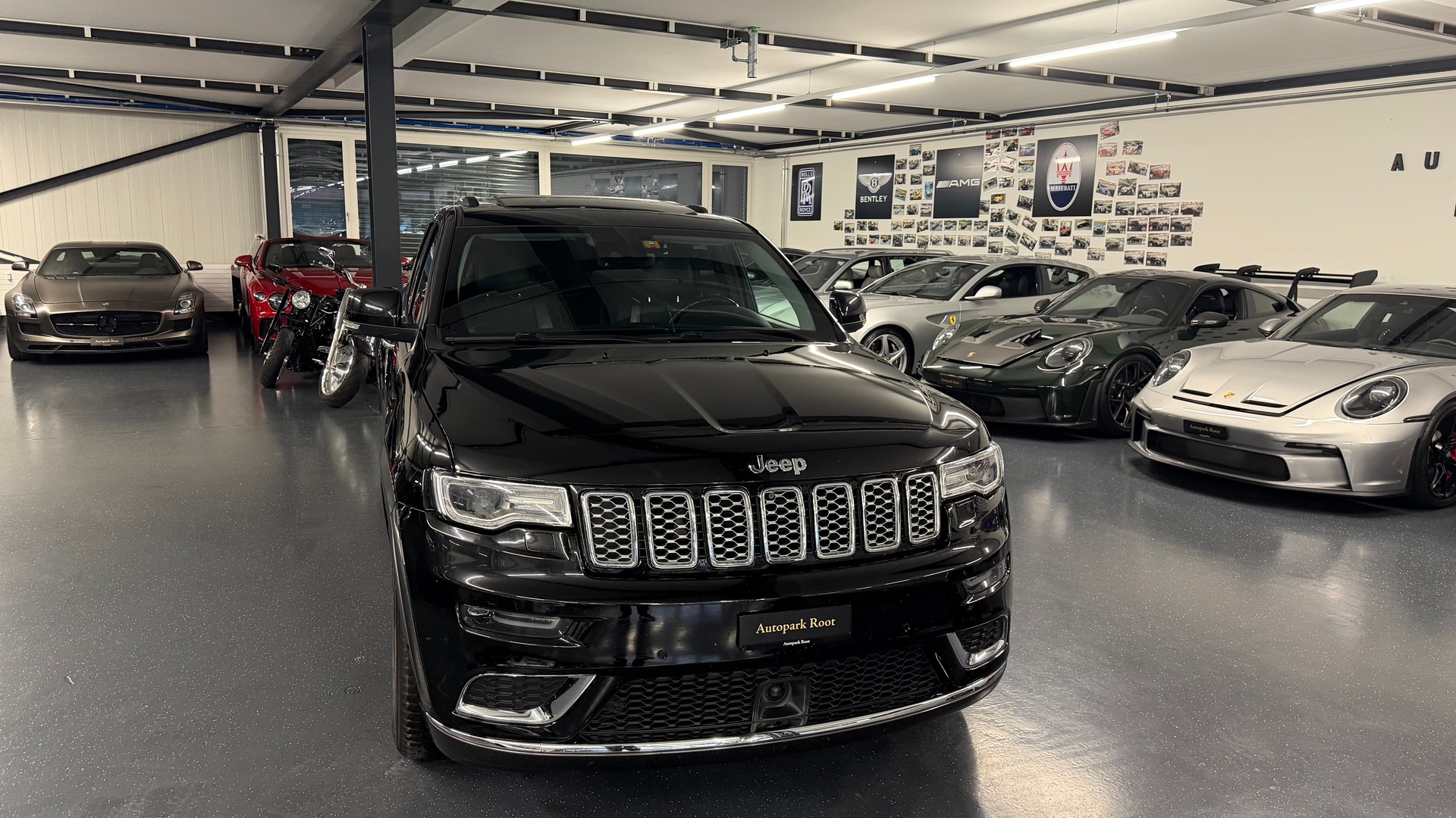 JEEP Grand Cherokee 3.0 CRD Summit Automatic-image-12