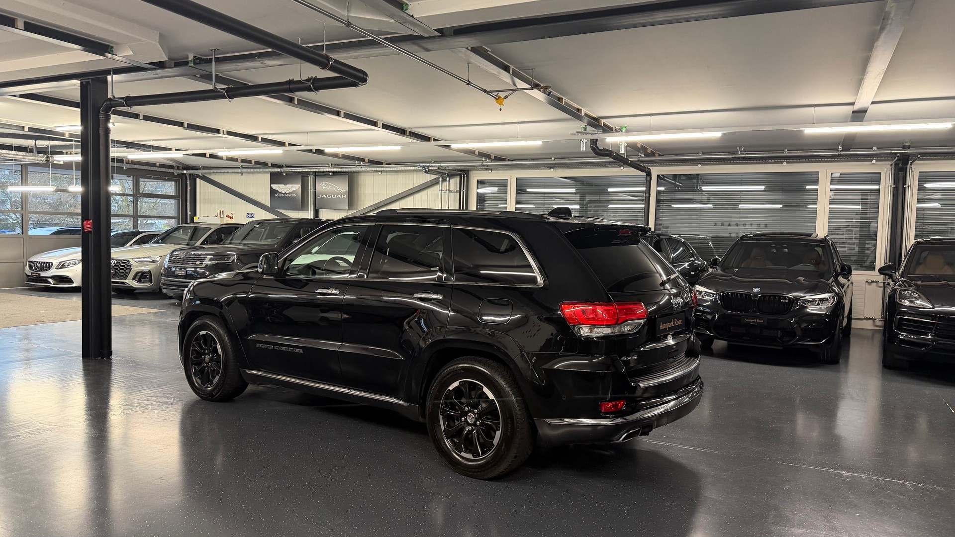 JEEP Grand Cherokee 3.0 CRD Summit Automatic-image-6