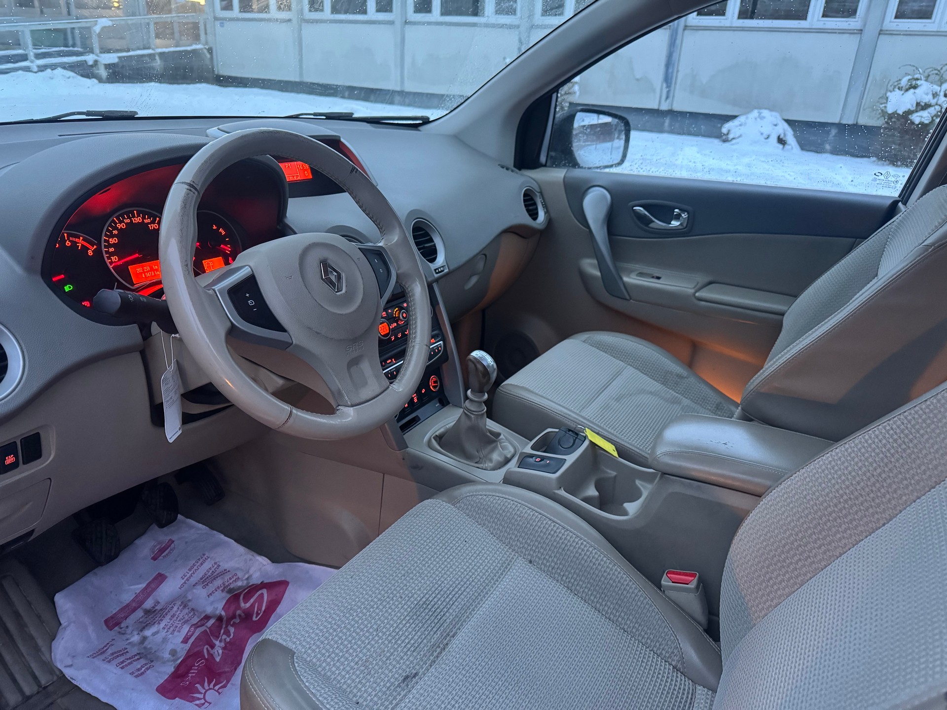 RENAULT Koleos 2.5 Dynamique 4x4-image-7
