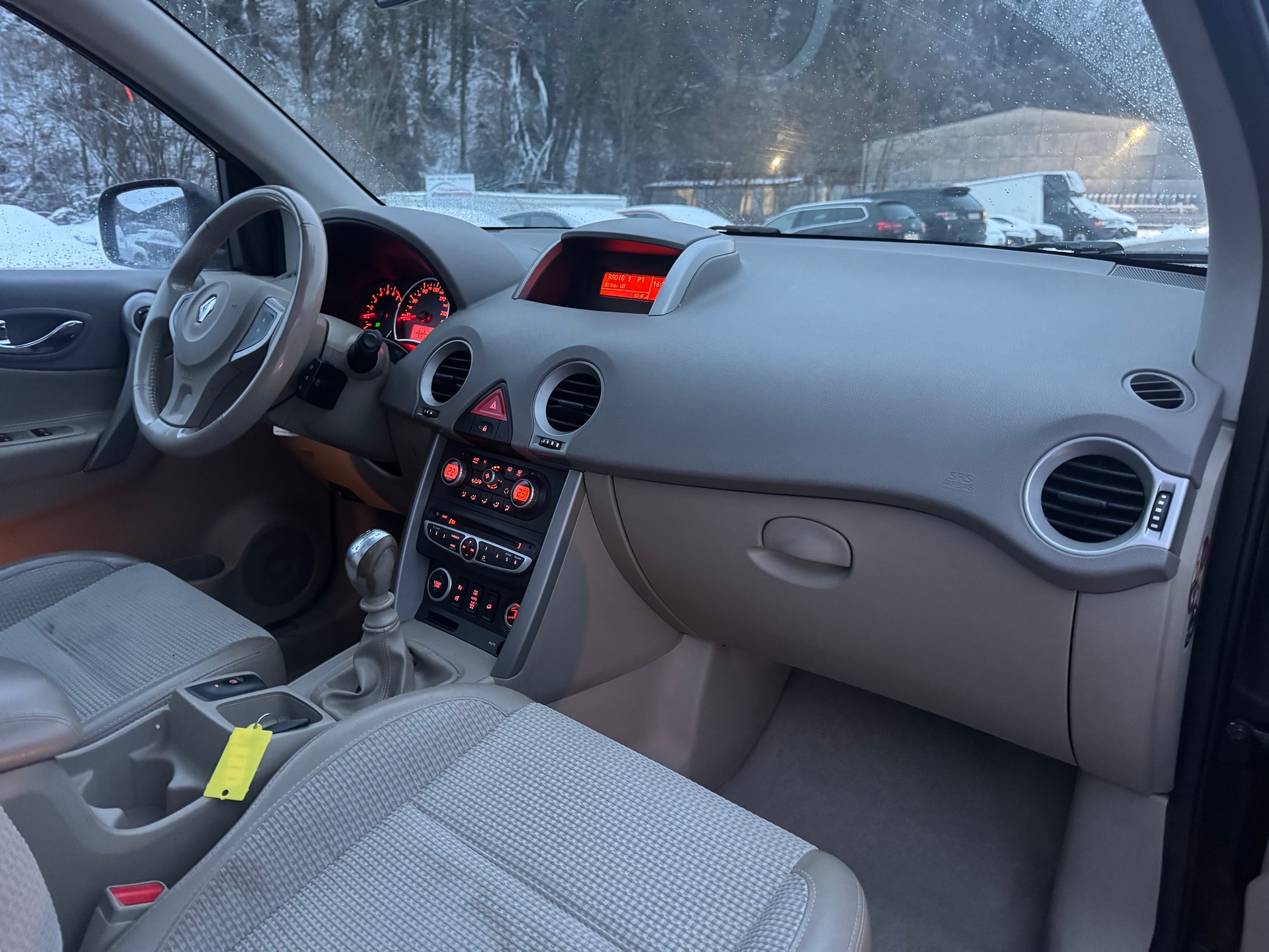 RENAULT Koleos 2.5 Dynamique 4x4-image-10