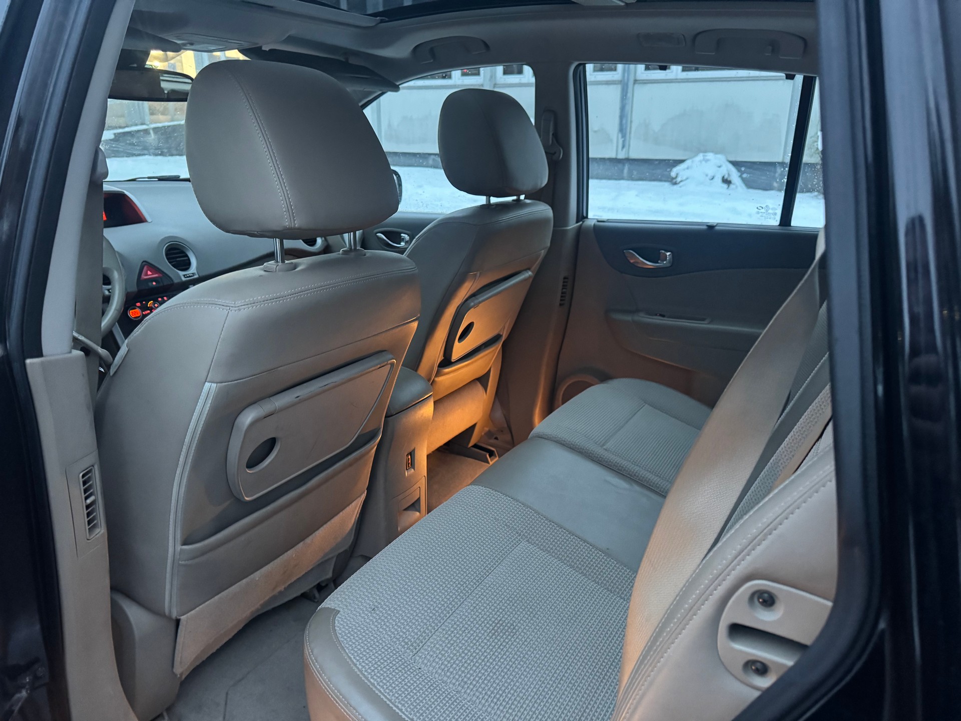 RENAULT Koleos 2.5 Dynamique 4x4-image-11