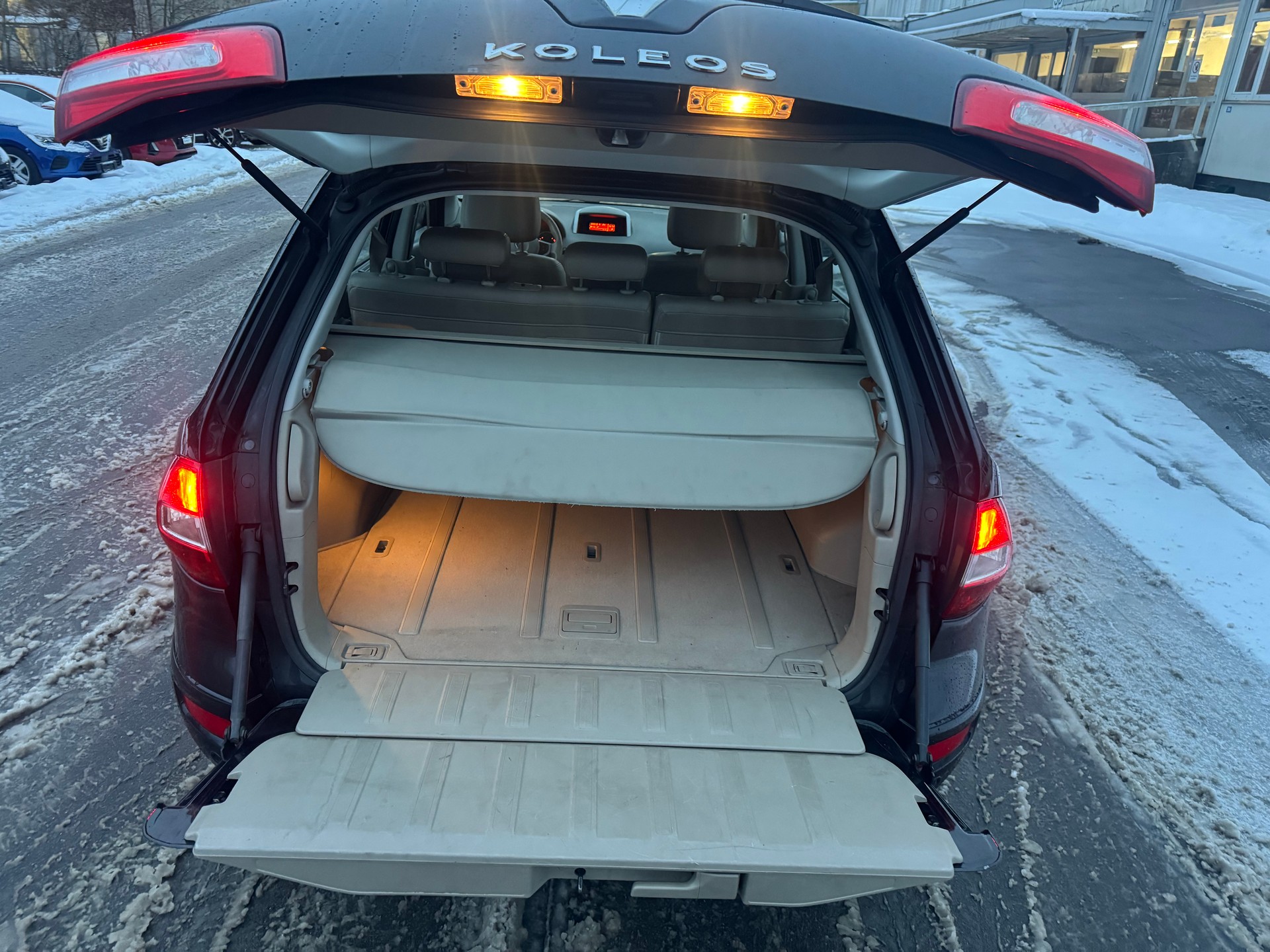 RENAULT Koleos 2.5 Dynamique 4x4-image-12