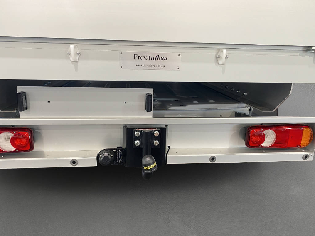 PEUGEOT e-Expert Plattform Standard 50 kWh 136 PS Brücke-image-8