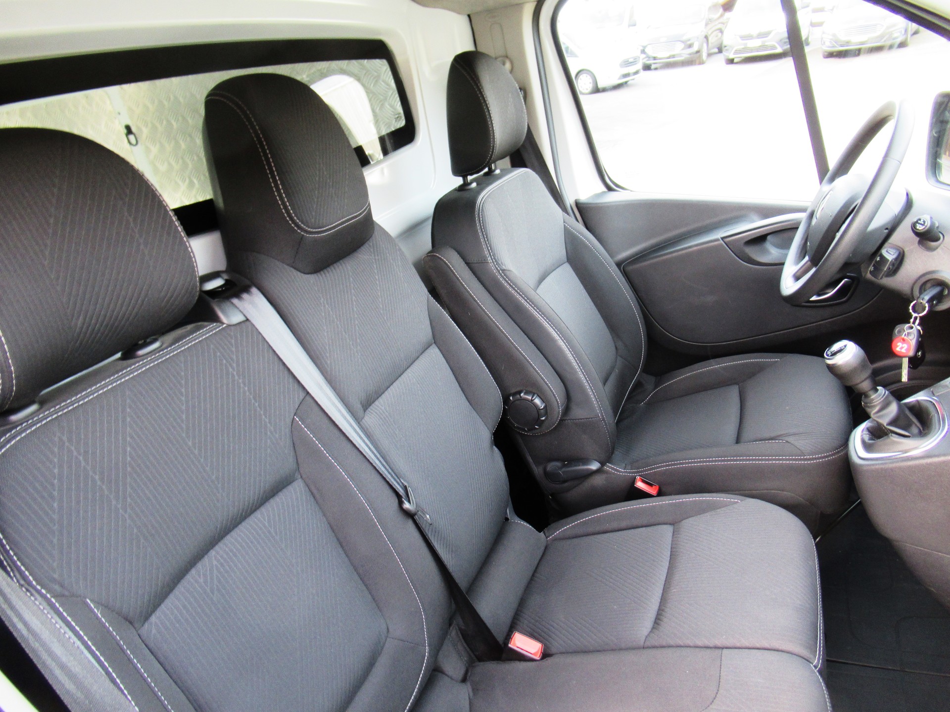 RENAULT Trafic 2.0 Energy dCi 120 3.0t Business L1H1-image-8