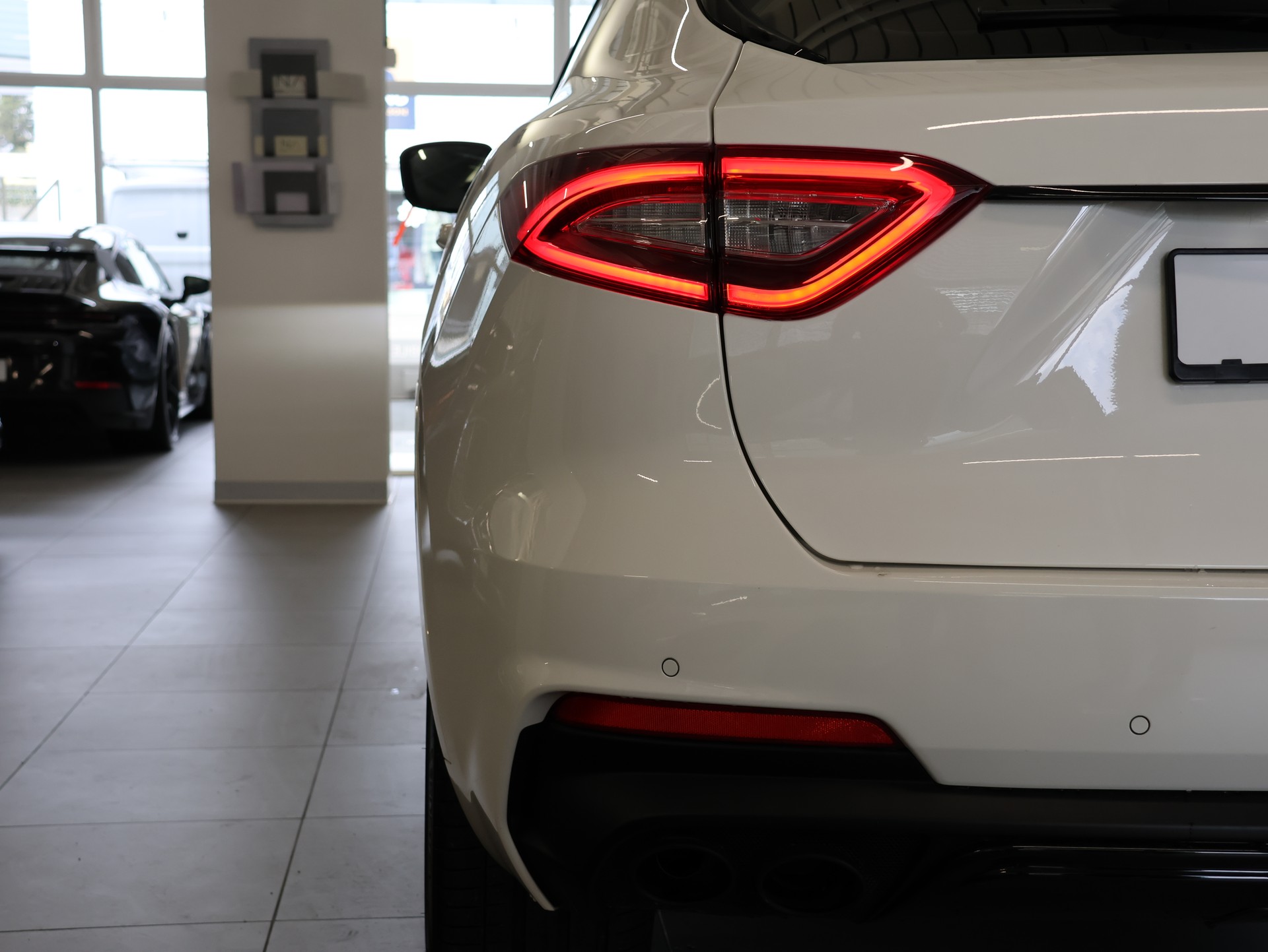 MASERATI Levante S 3.0 V6 Automatica * Facelift *Harman/Kardon Soundsystem* *Panoramadach* *Surround View Camera* *Softclose*-image-10