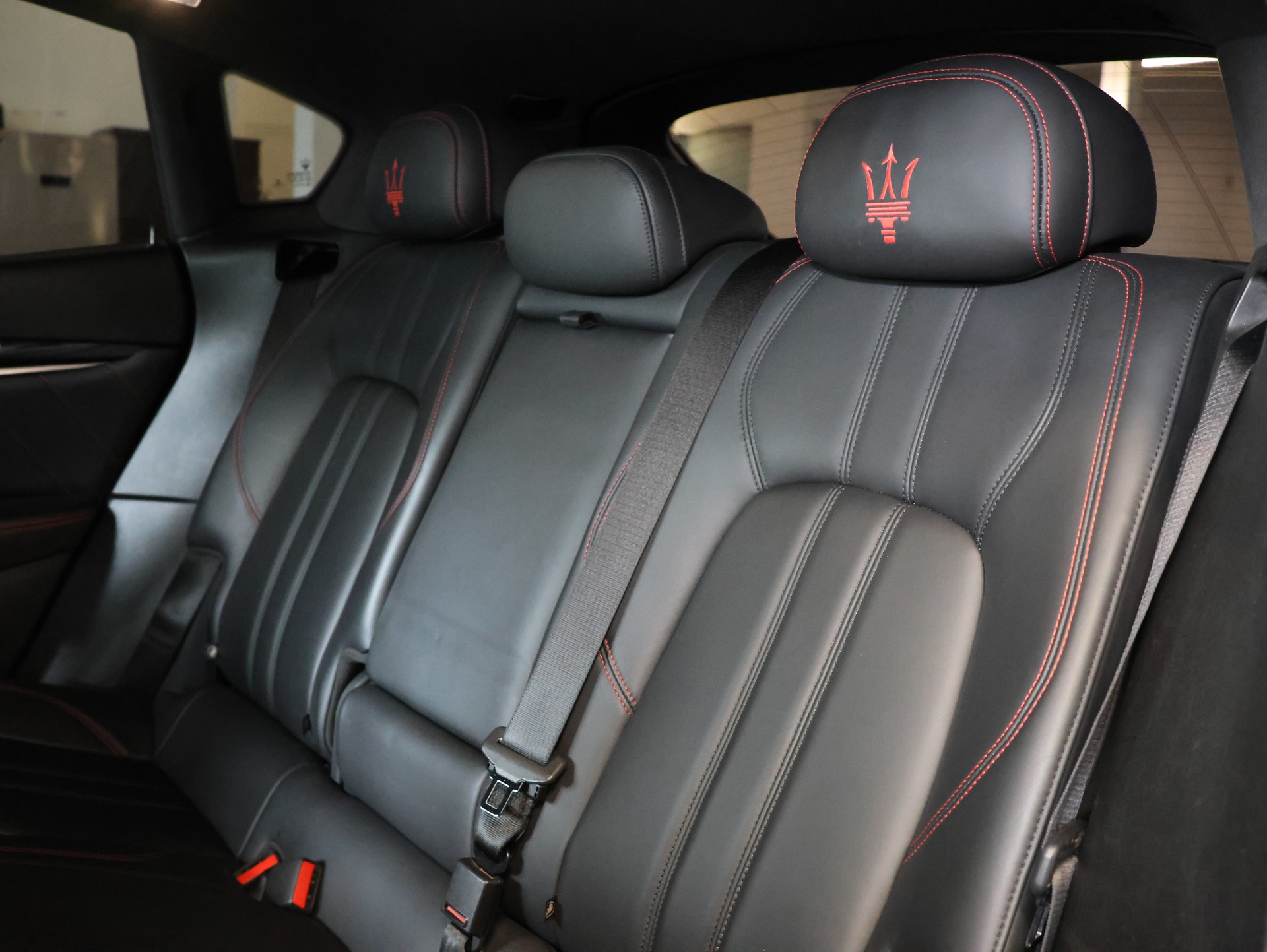 MASERATI Levante S 3.0 V6 Automatica * Facelift *Harman/Kardon Soundsystem* *Panoramadach* *Surround View Camera* *Softclose*-image-35