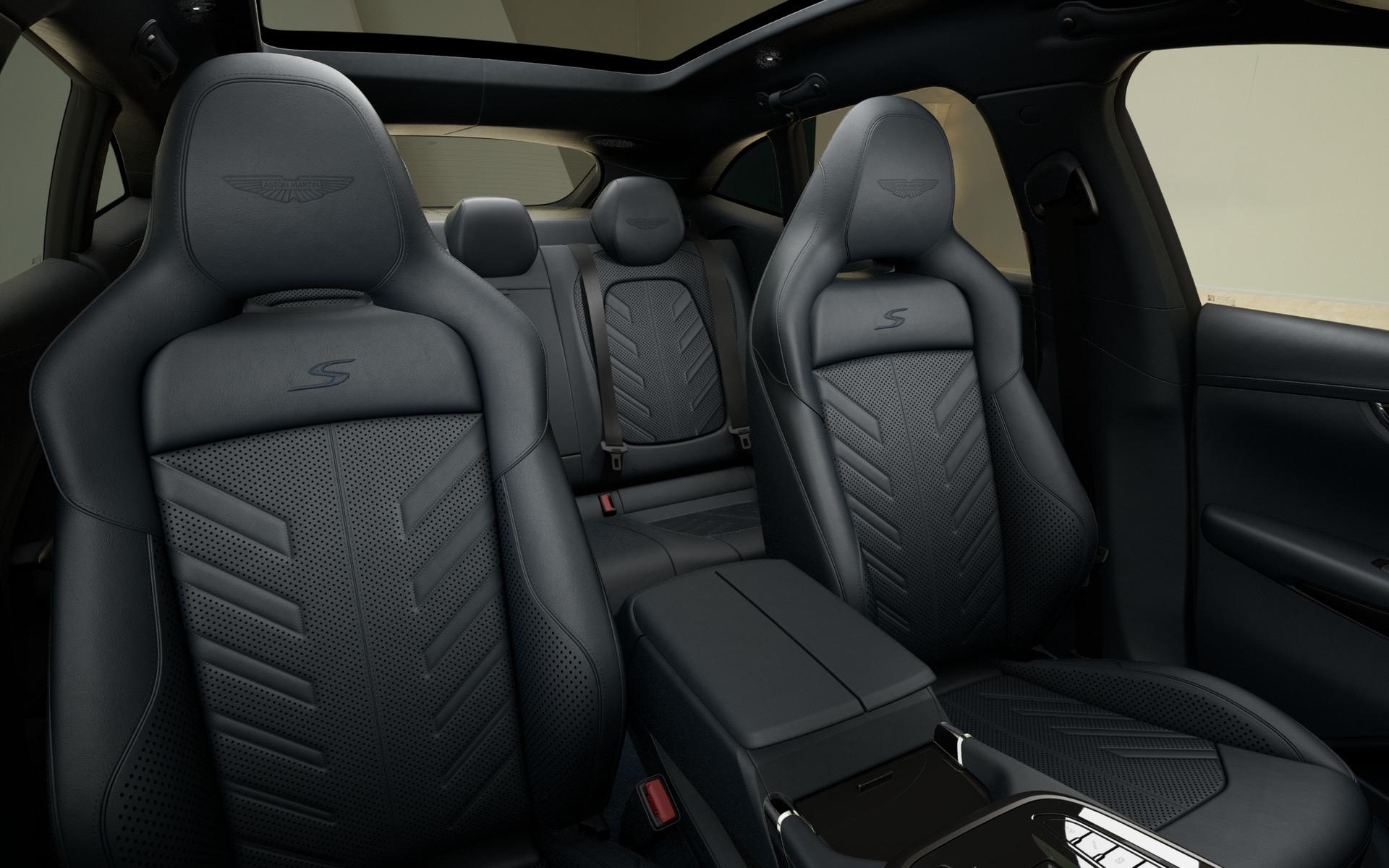 ASTON MARTIN DBX S 4.0 V8 Bi-Turbo-image-8