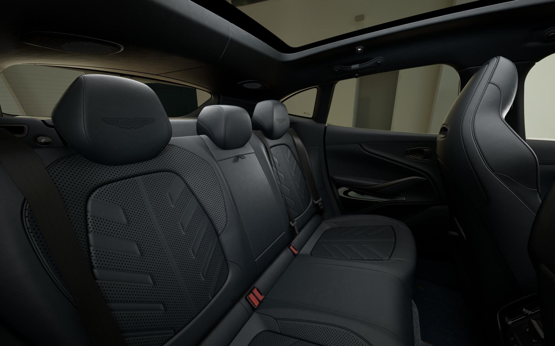 ASTON MARTIN DBX S 4.0 V8 Bi-Turbo-image-9