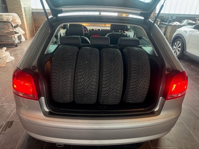 AUDI A3 1.6 Ambiente-image-4