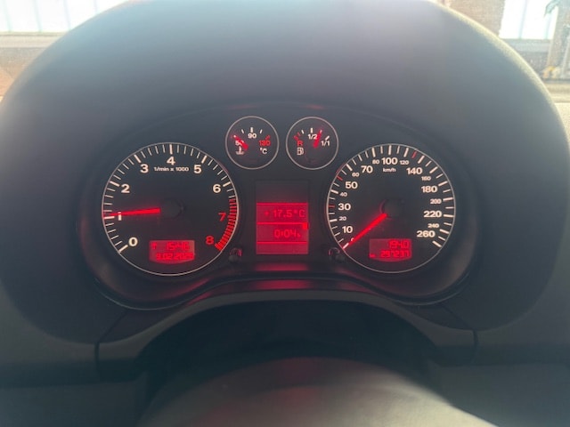 AUDI A3 1.6 Ambiente-image-7