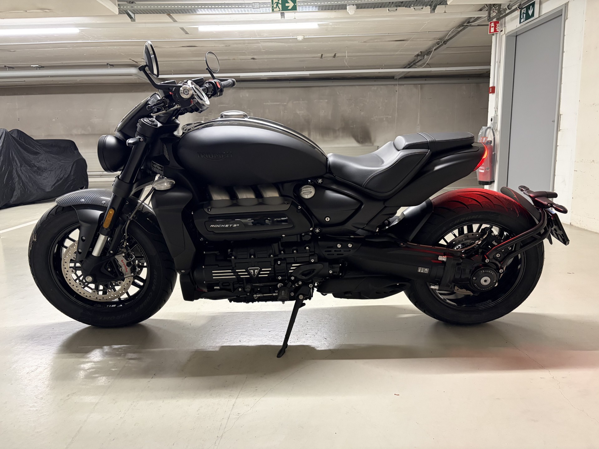 TRIUMPH Rocket III-showroom-element-2