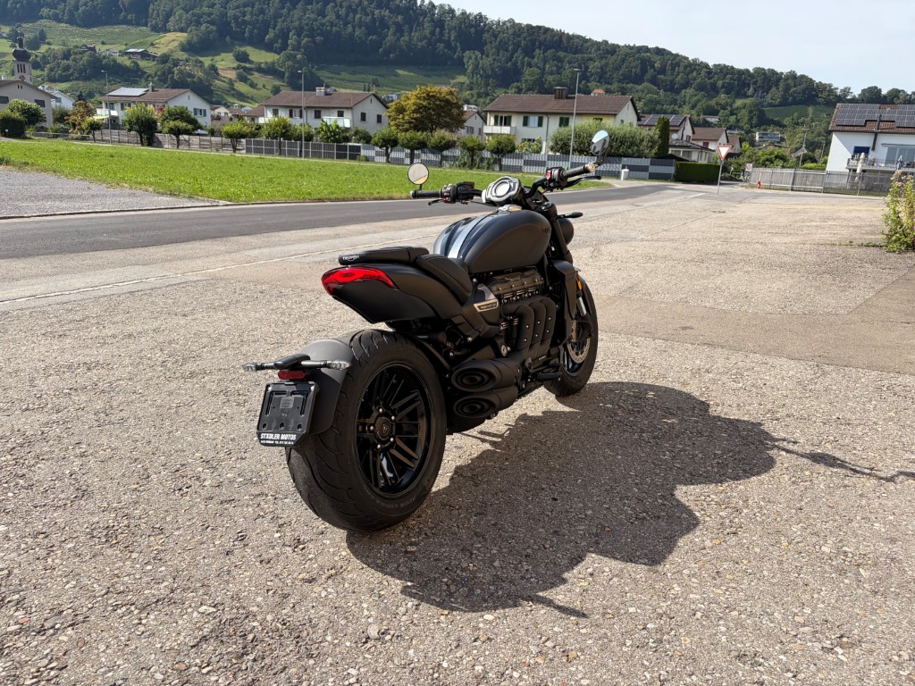 TRIUMPH Rocket III-showroom-element-2
